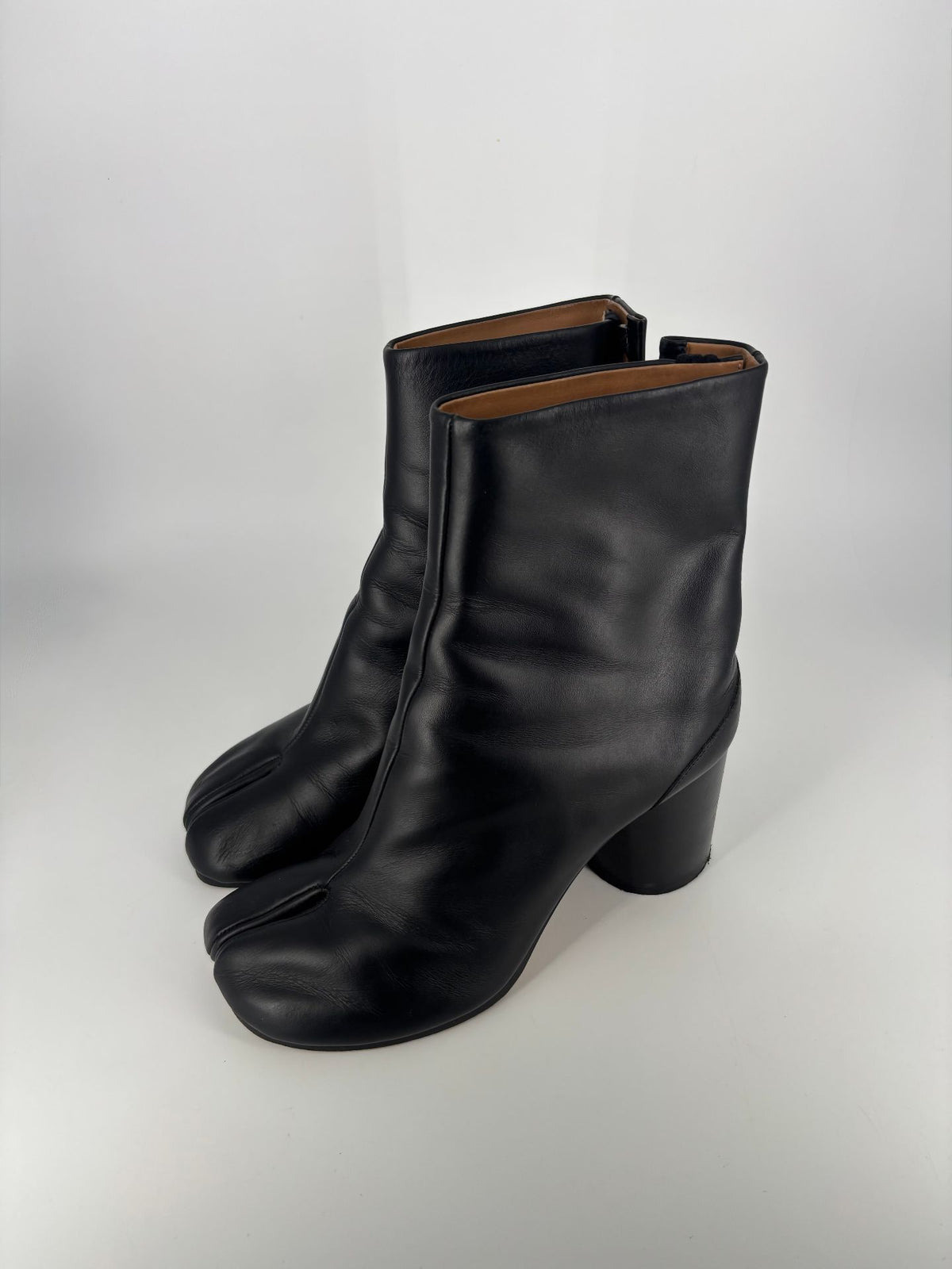 Bottines Tabi en cuir noir à talon Maison Margiela – Taille 37
