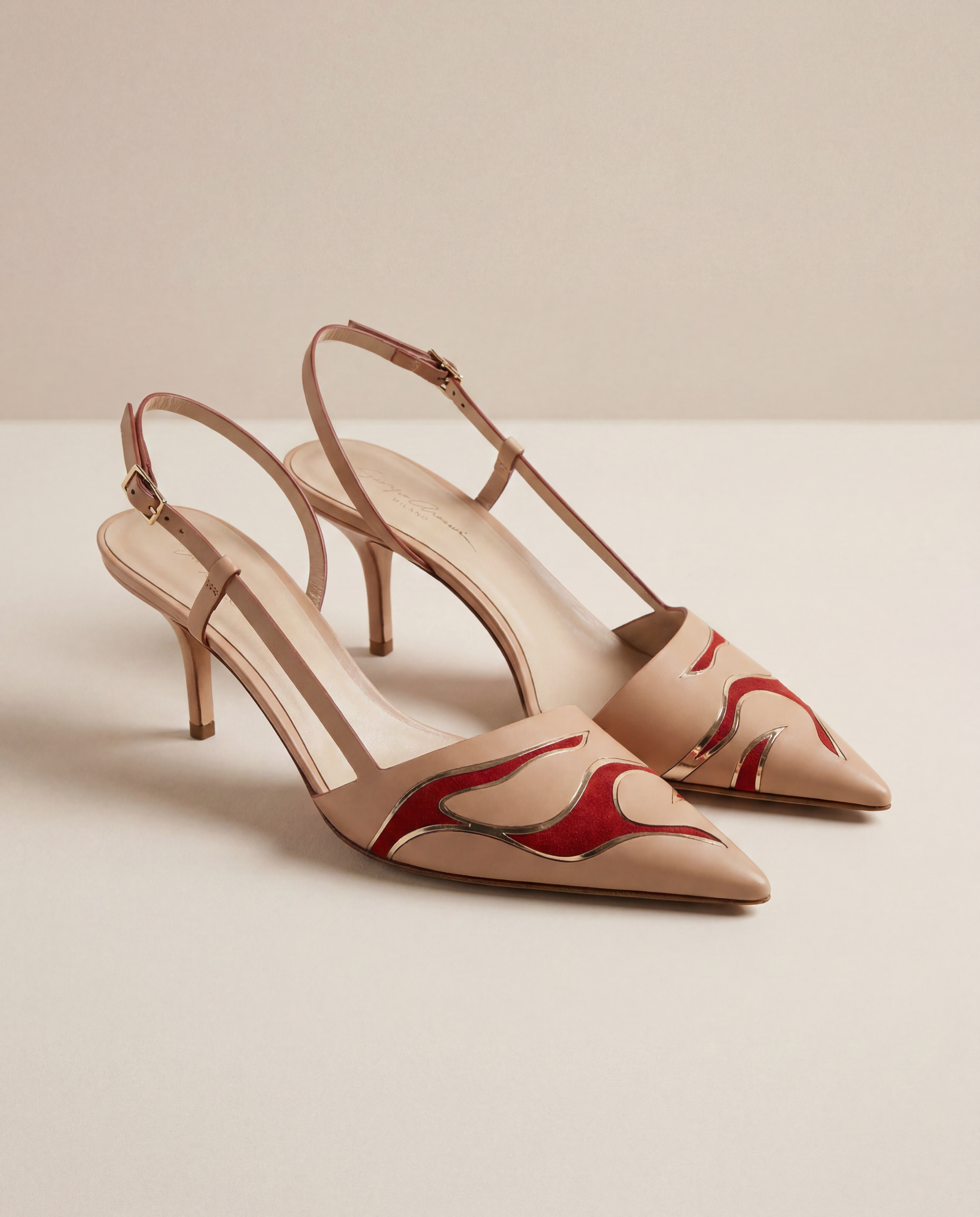 Escarpins Giorgio Armani cuir beige motif animalier daim bordures miroir stiletto – T.42

