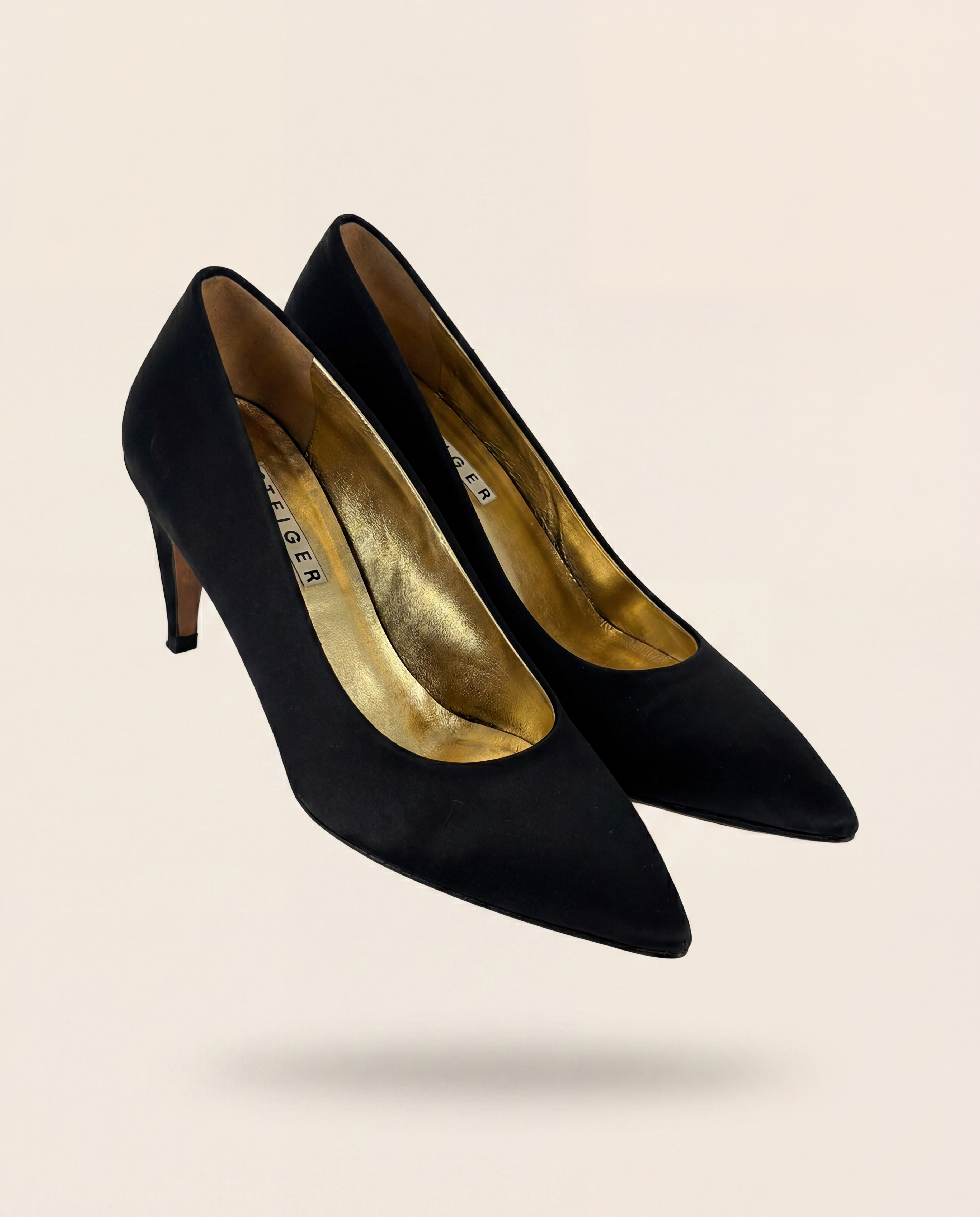 Escarpins Steiger satin noir bout pointu talon fin doublure cuir doré – T.41

