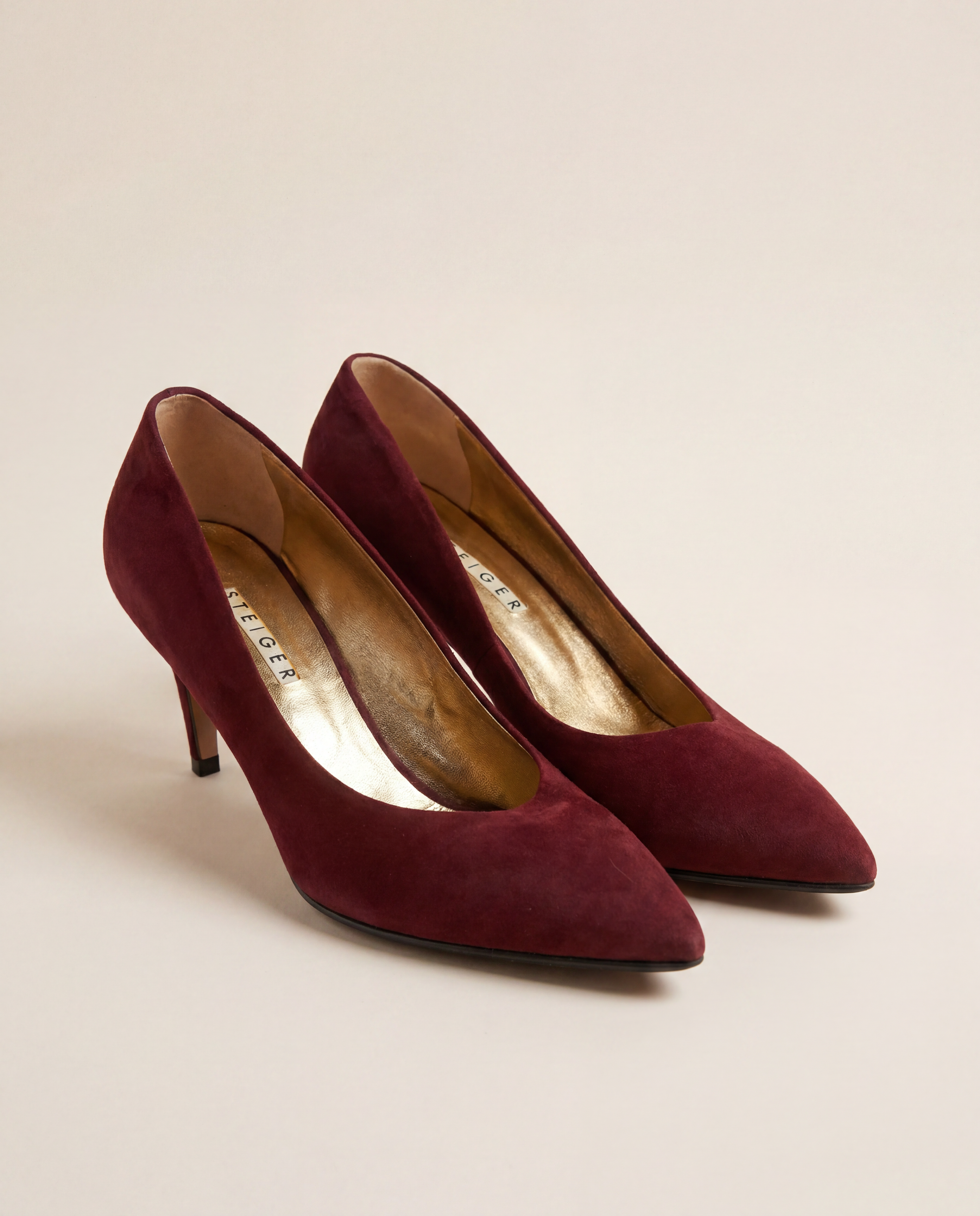 Escarpins Walter Steiger daim bordeaux bout pointu talon fin doublure cuir doré – T.41
