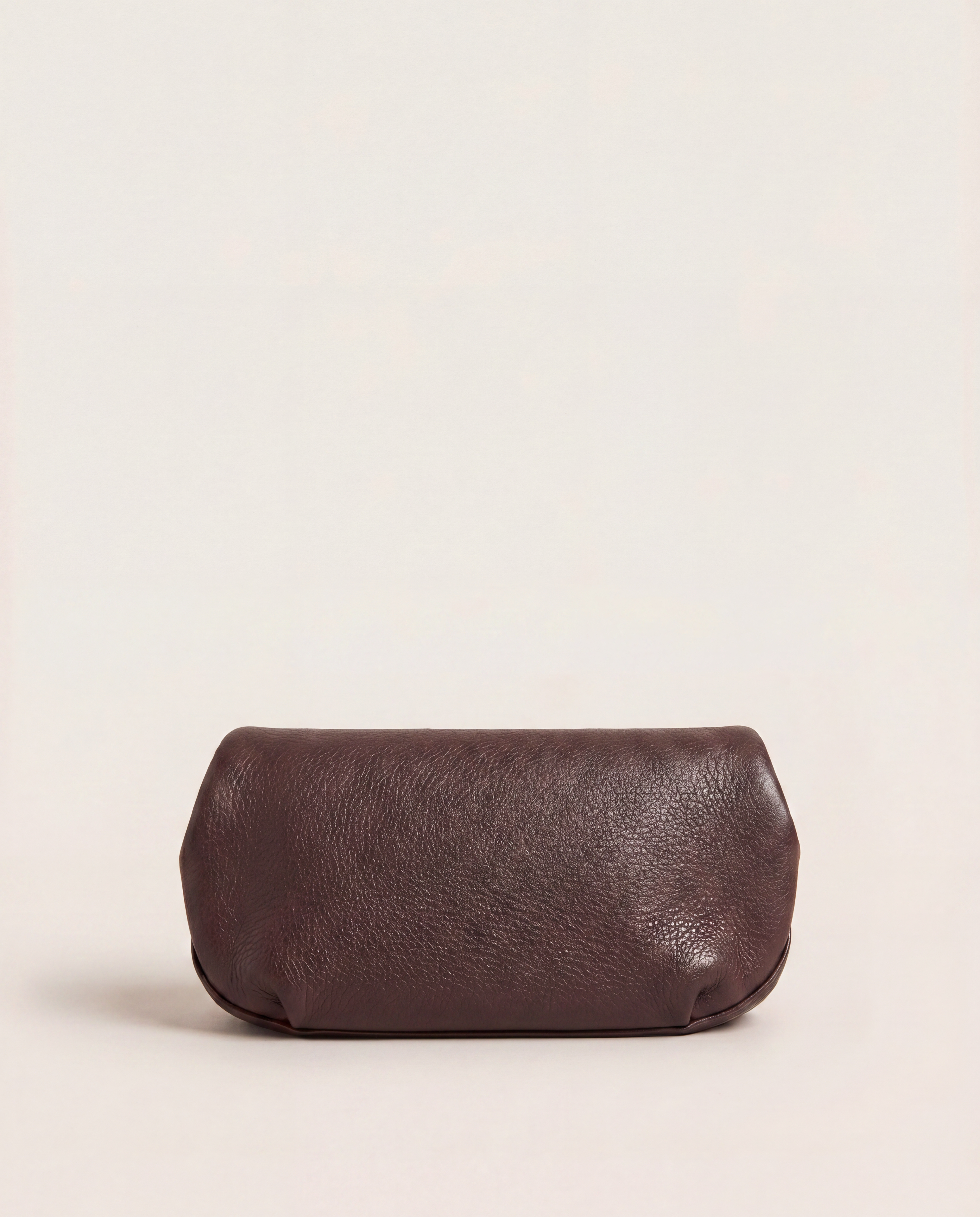 Pochette Akris en cuir grainé taupe – cuir de veau – 20 cm-1
