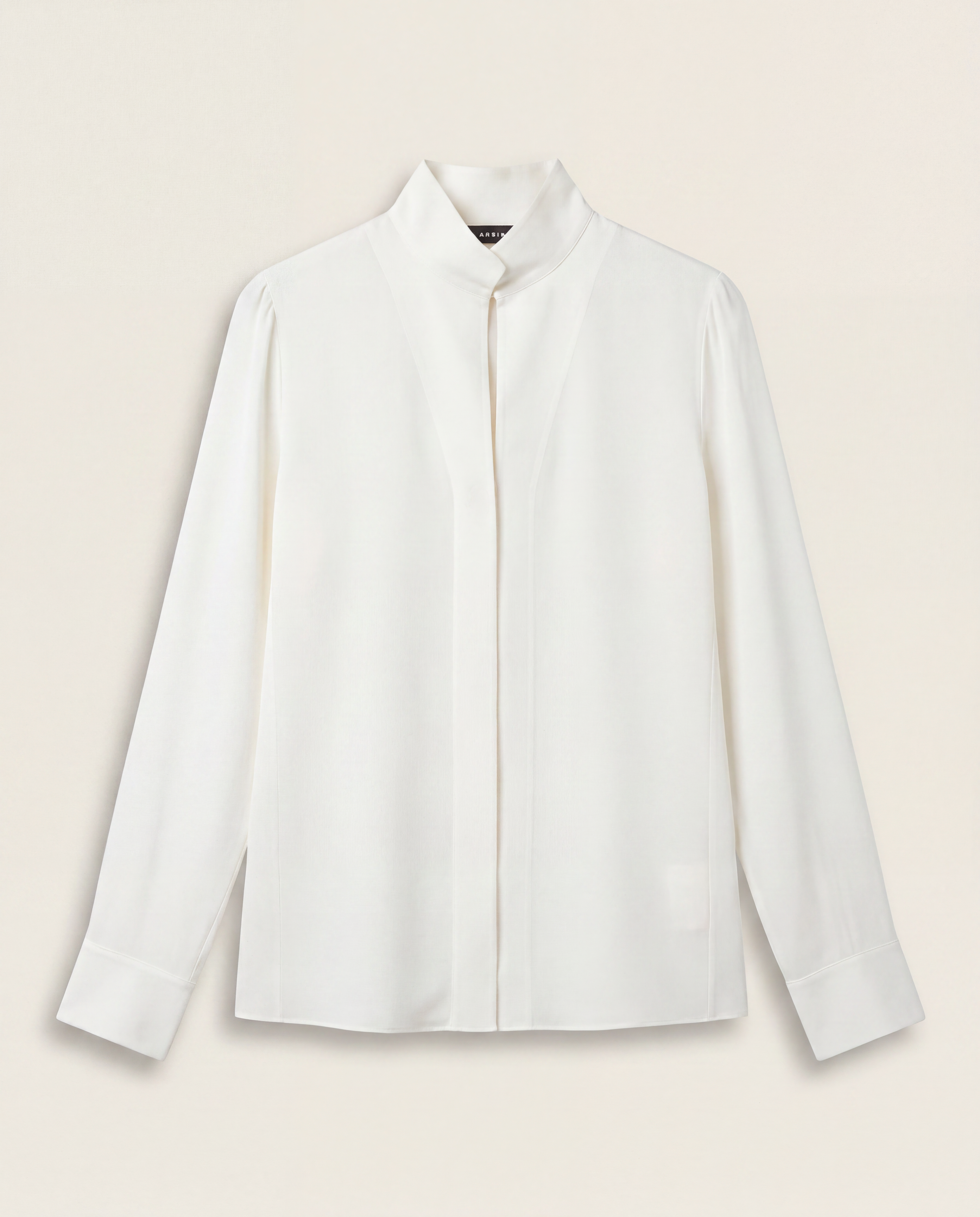 Blouse Akris Architectural soie crêpe ivoire col officier crochet patte dissimulée – T.40