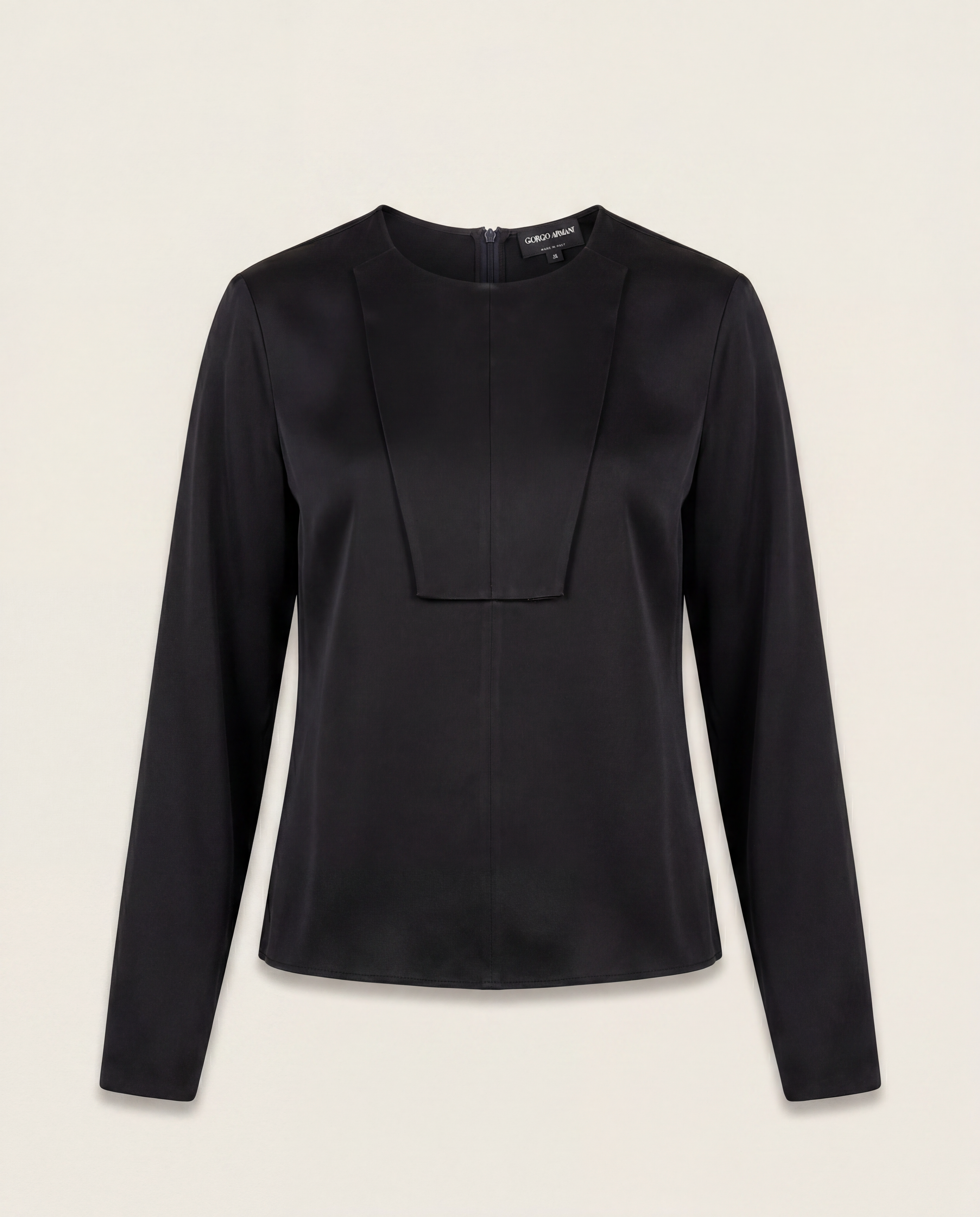 Blouse Giorgio Armani soie satinée noire plastron trapèze structuré – T.46-1