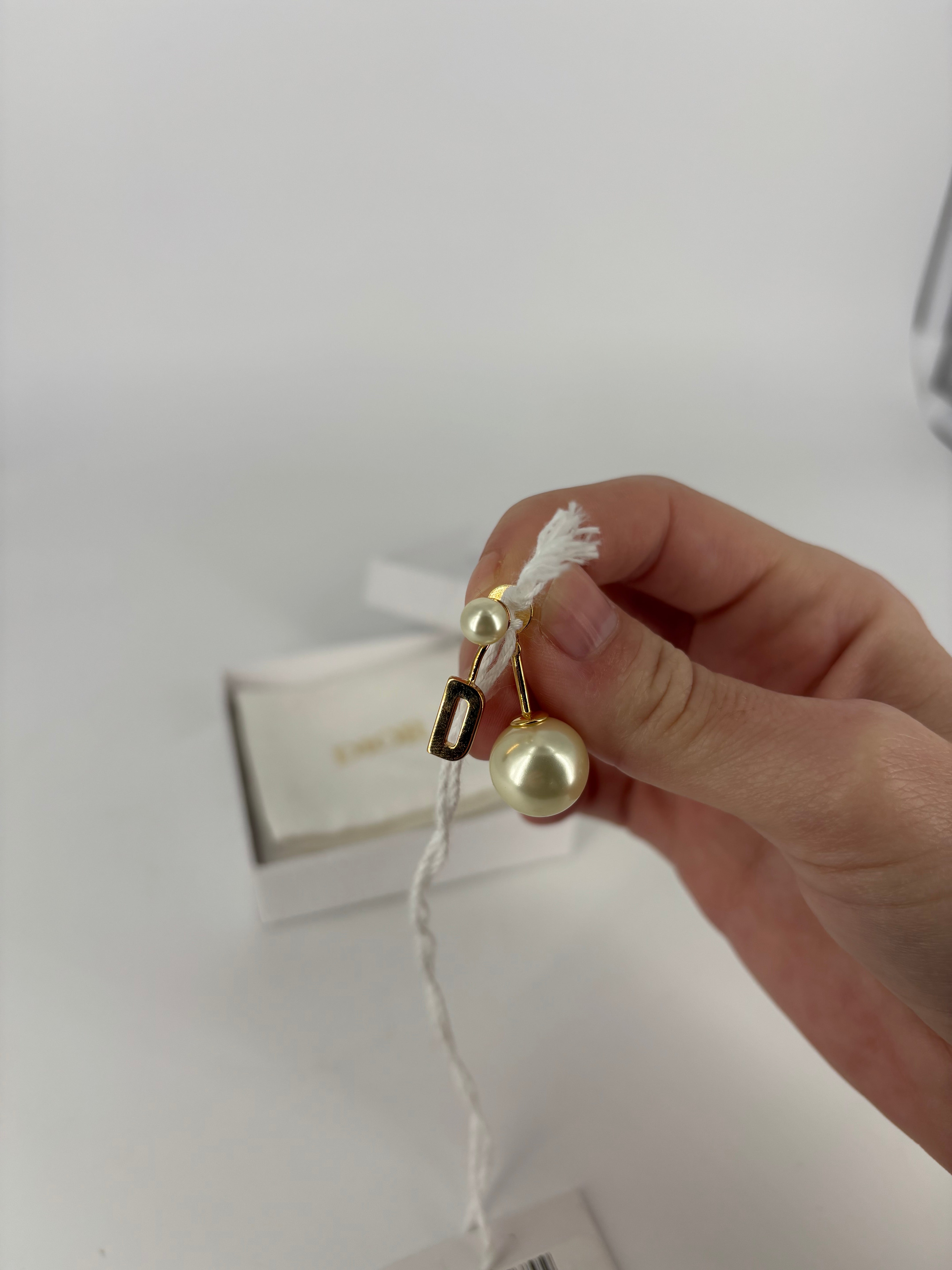 Dior – Mono Boucle My ABC Dior perles résine blanche-2