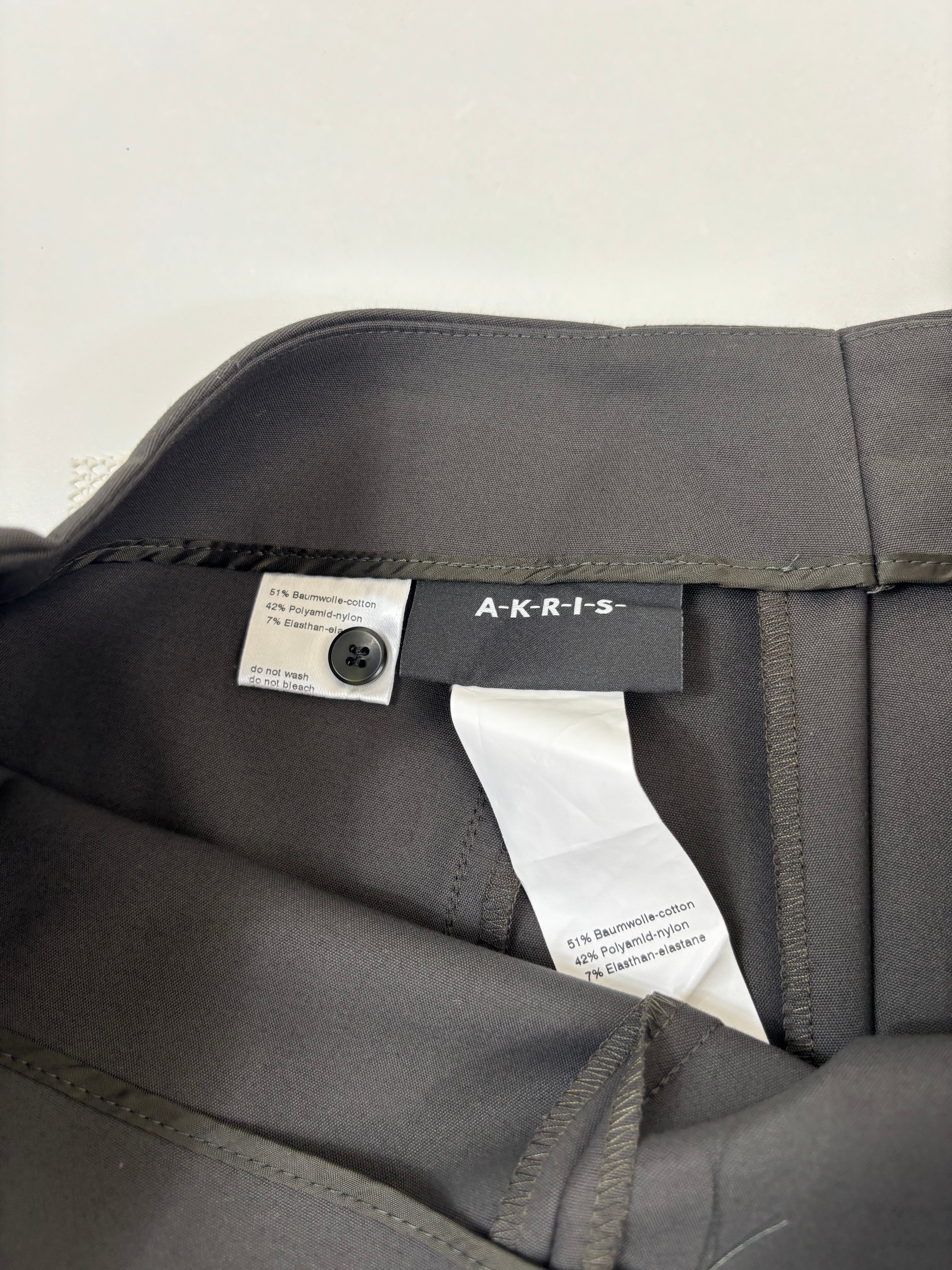 Pantalon Akris noir en coton techno stretch – T.36-4