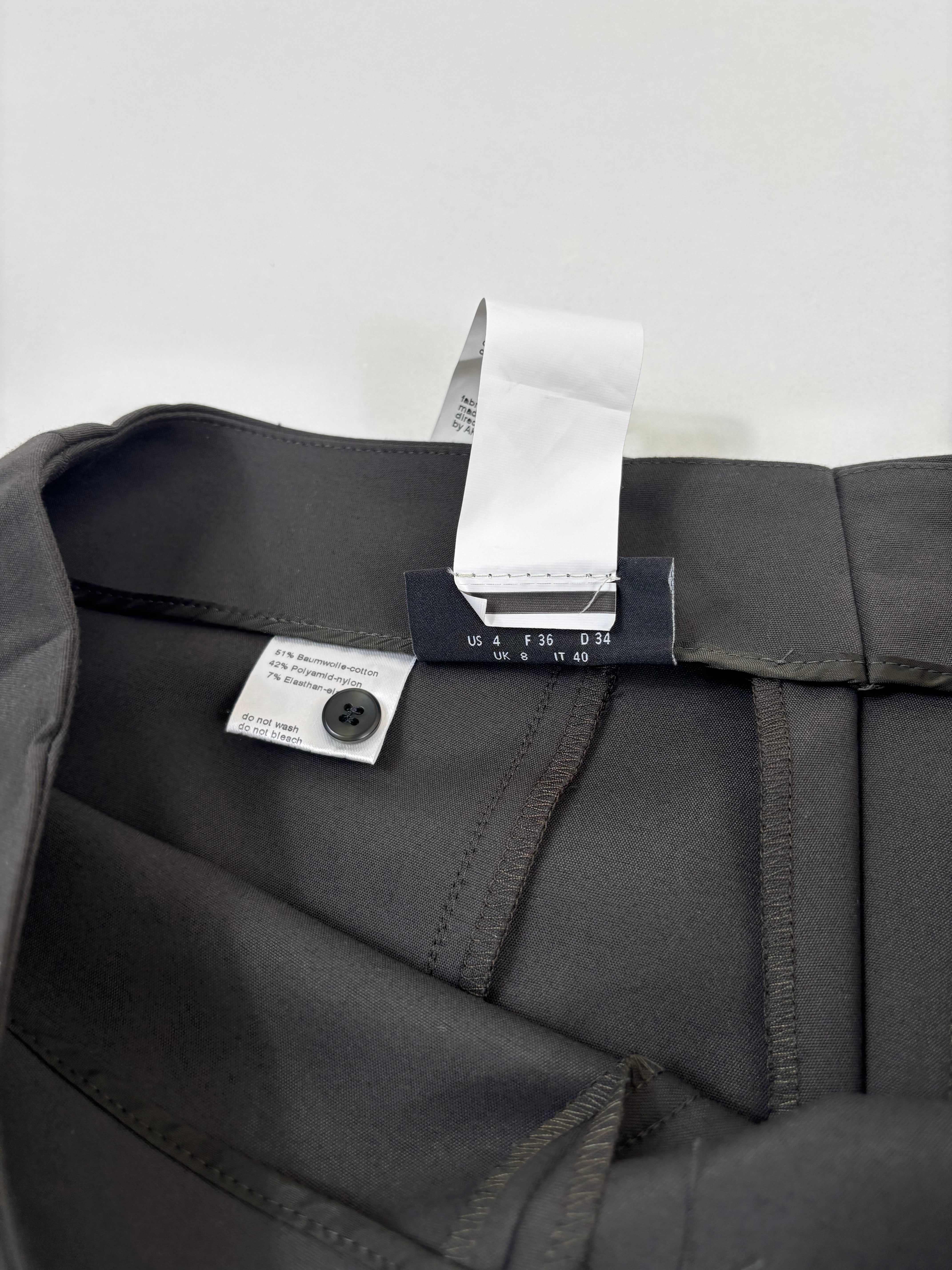 Pantalon Akris noir en coton techno stretch – T.36-5