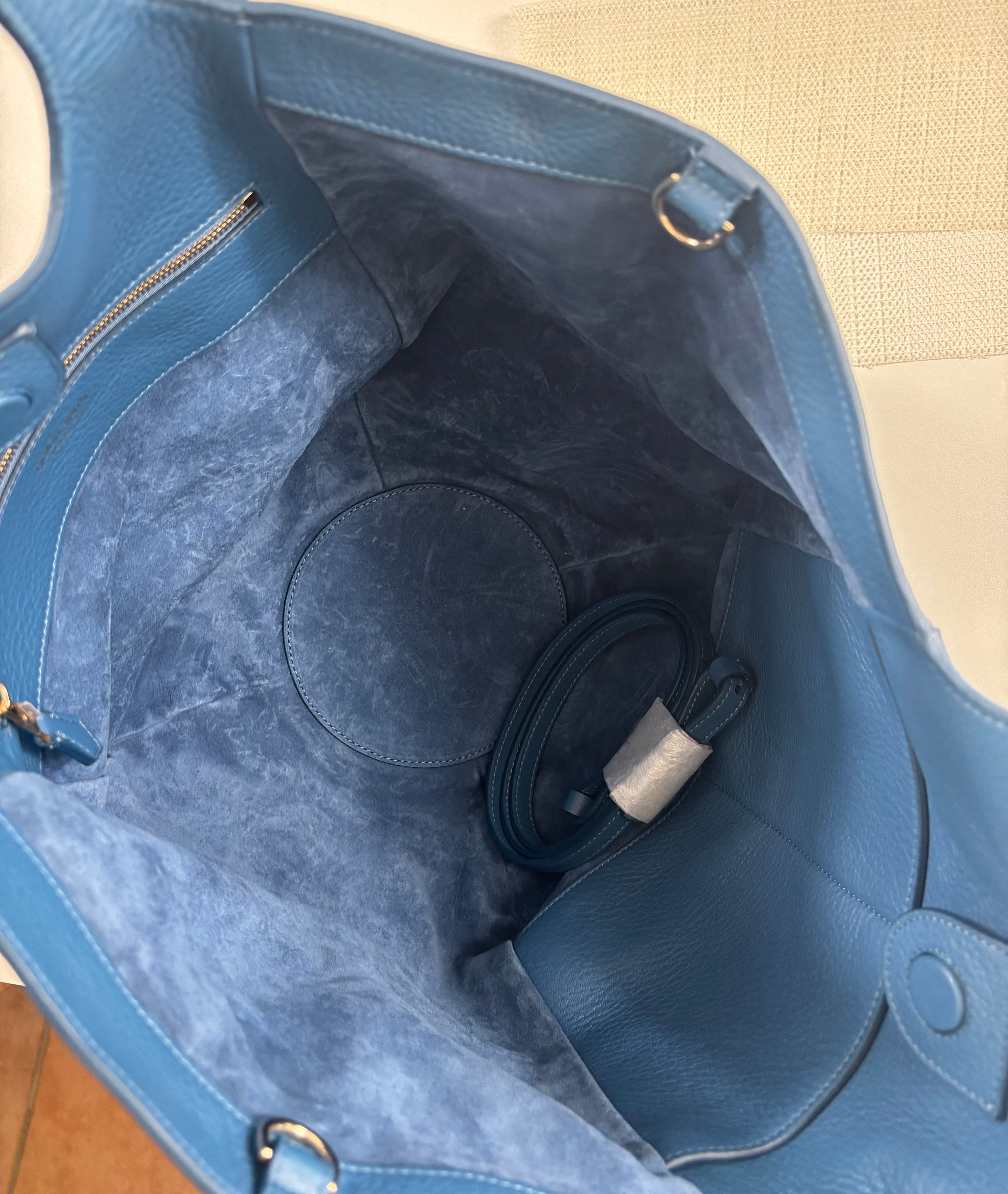 Sac cabas Giorgio Armani cuir grainé bleu pétrole bandoulière amovible-12