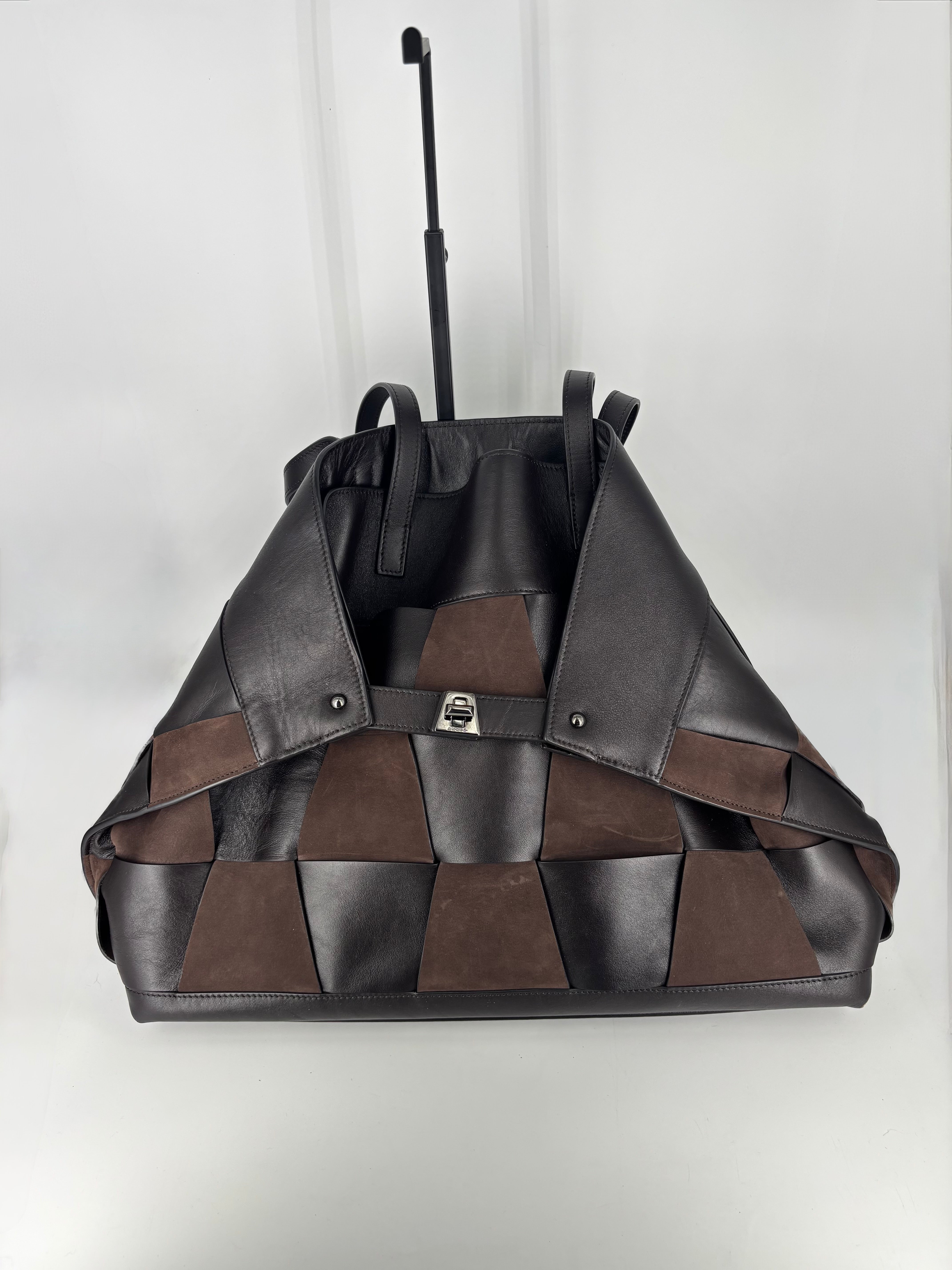 Sac Akris Ai Top Handle Tote tressé noir et brun-2