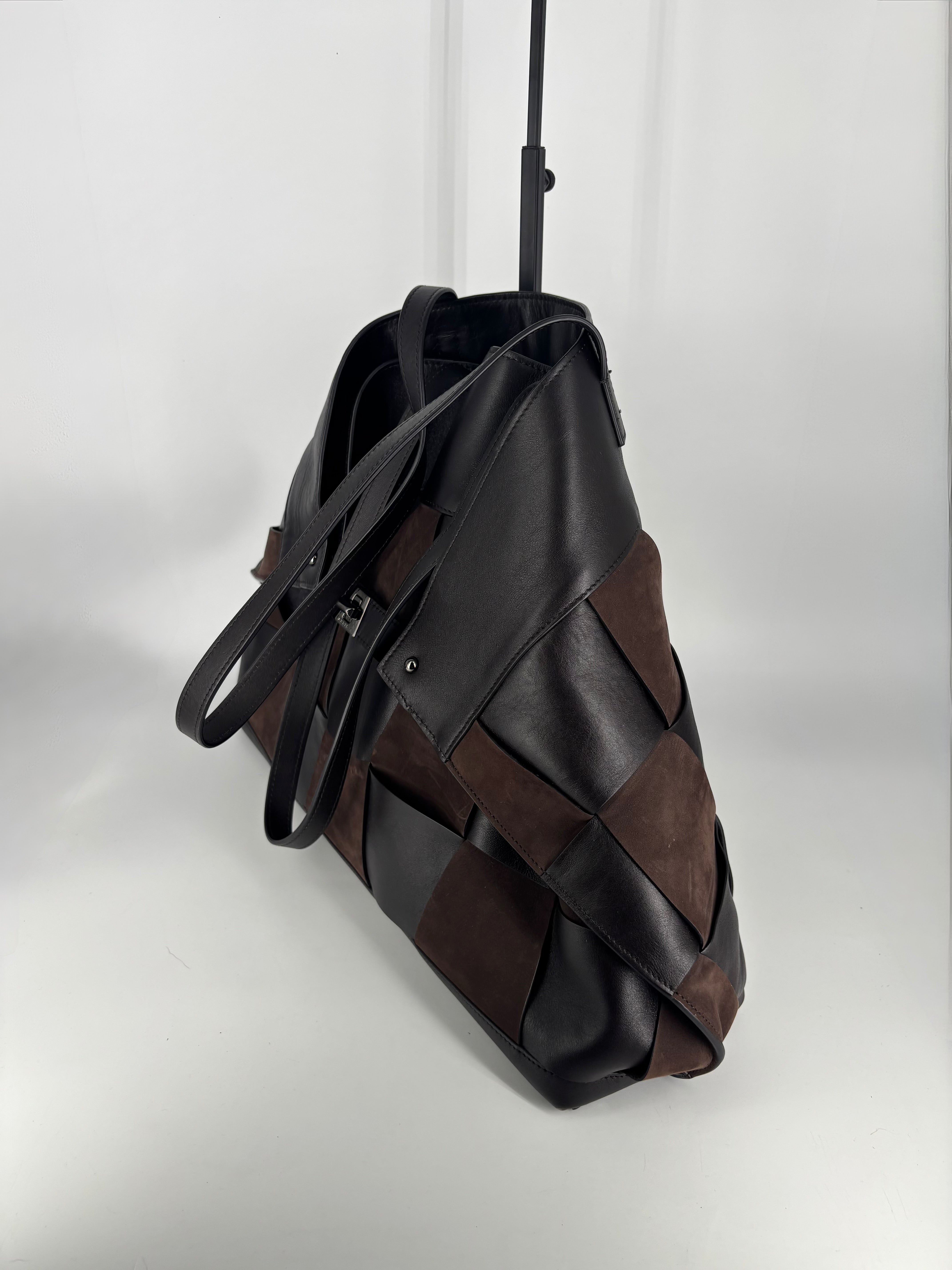 Sac Akris Ai Top Handle Tote tressé noir et brun-6