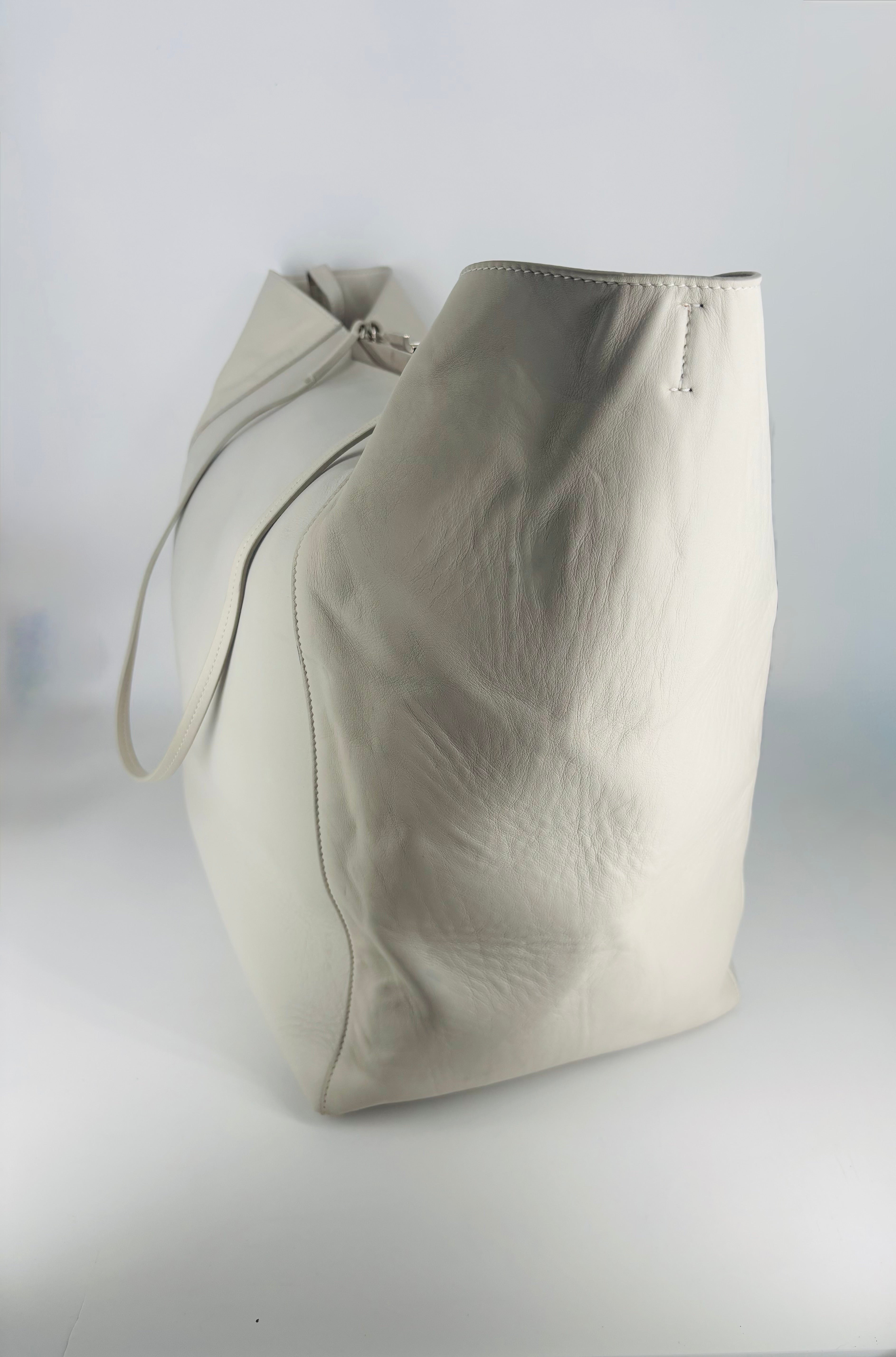 Sac Céline Clasp grand format cuir blanc cassé cadre métallique-6