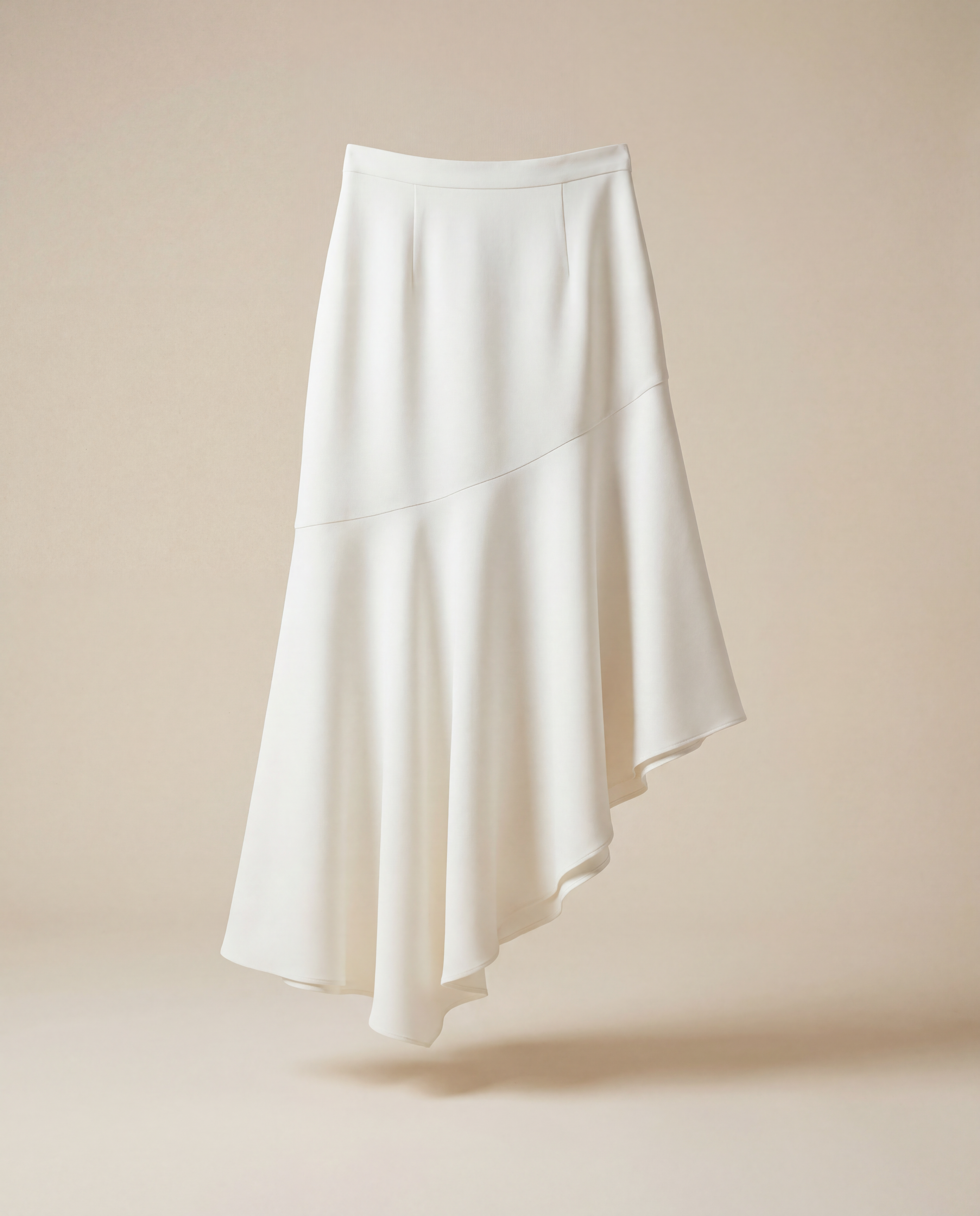 Jupe Michael Kors mi-longue crêpe ivoire cascade asymétrique taille haute volant – T.L
