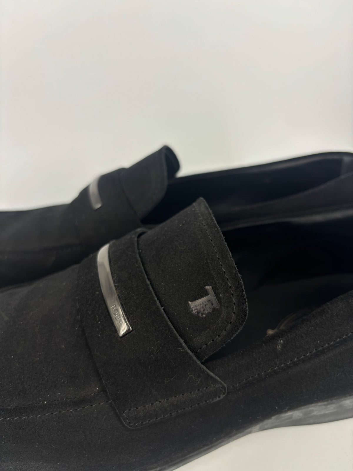 Mocassins Tod's daim noir barrette métal – Pointure 44-5