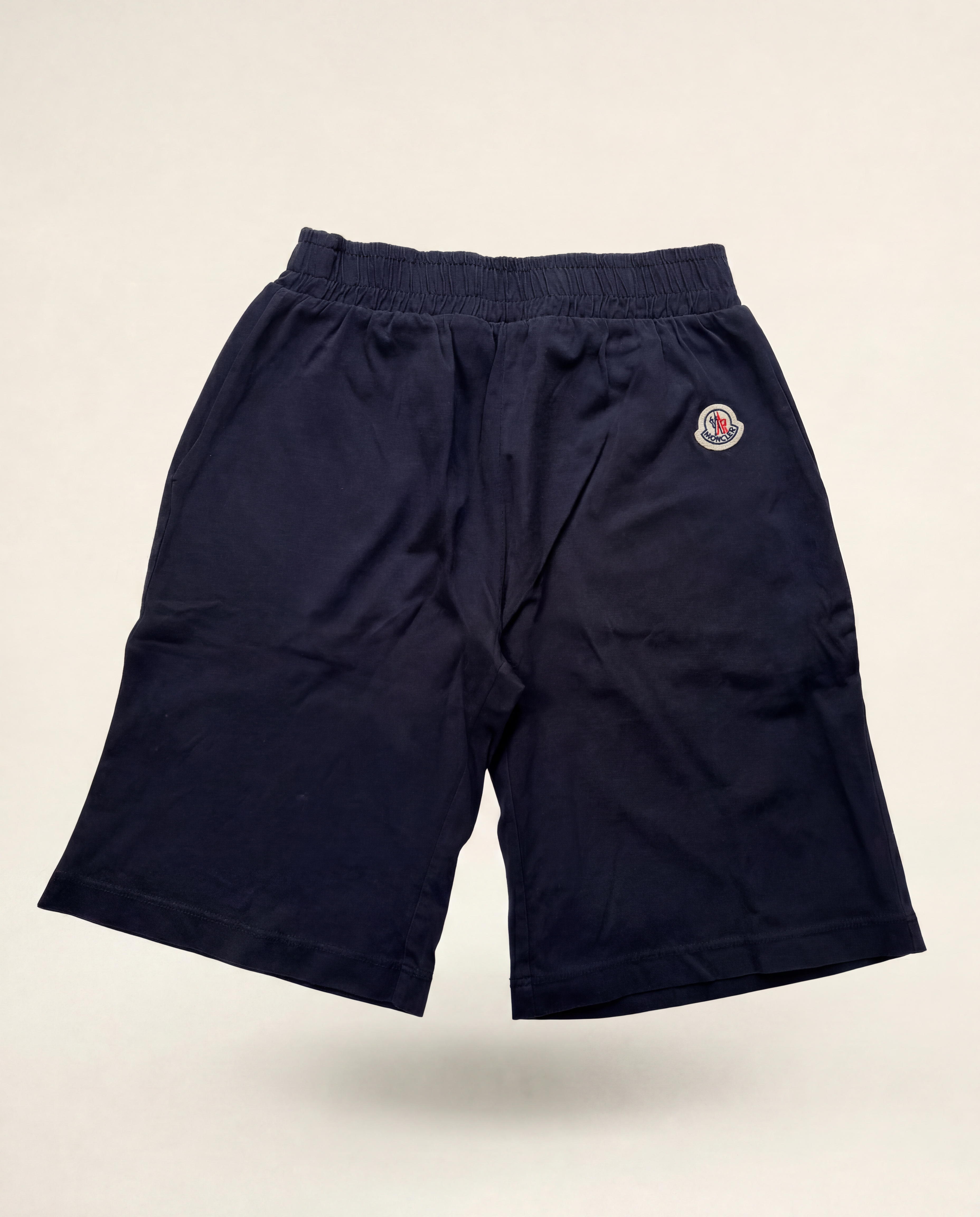 Short Moncler enfant molleton coton bleu marine patch logo – Taille 10 ans
