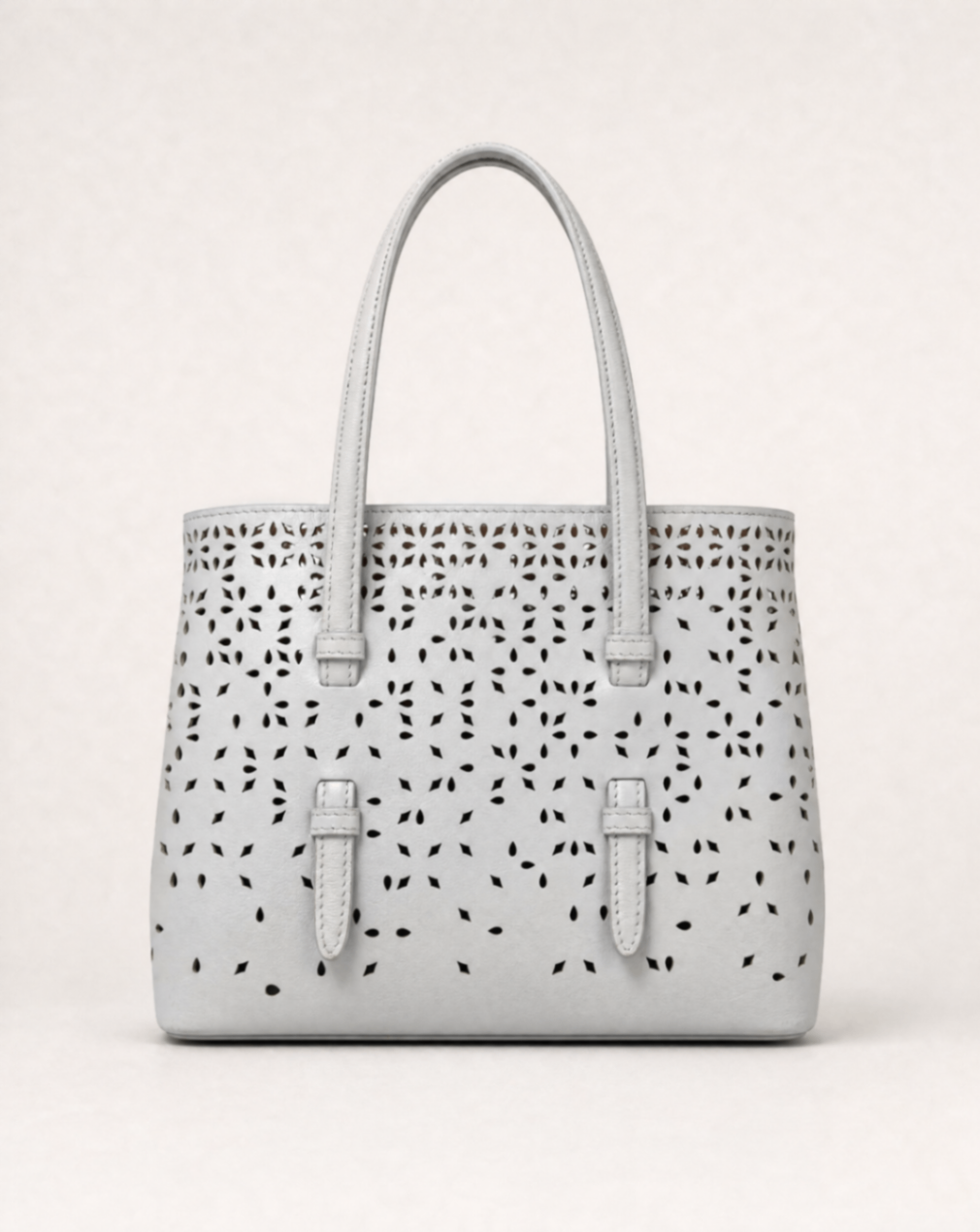 Petit sac ajouré bleu ciel – Alaïa