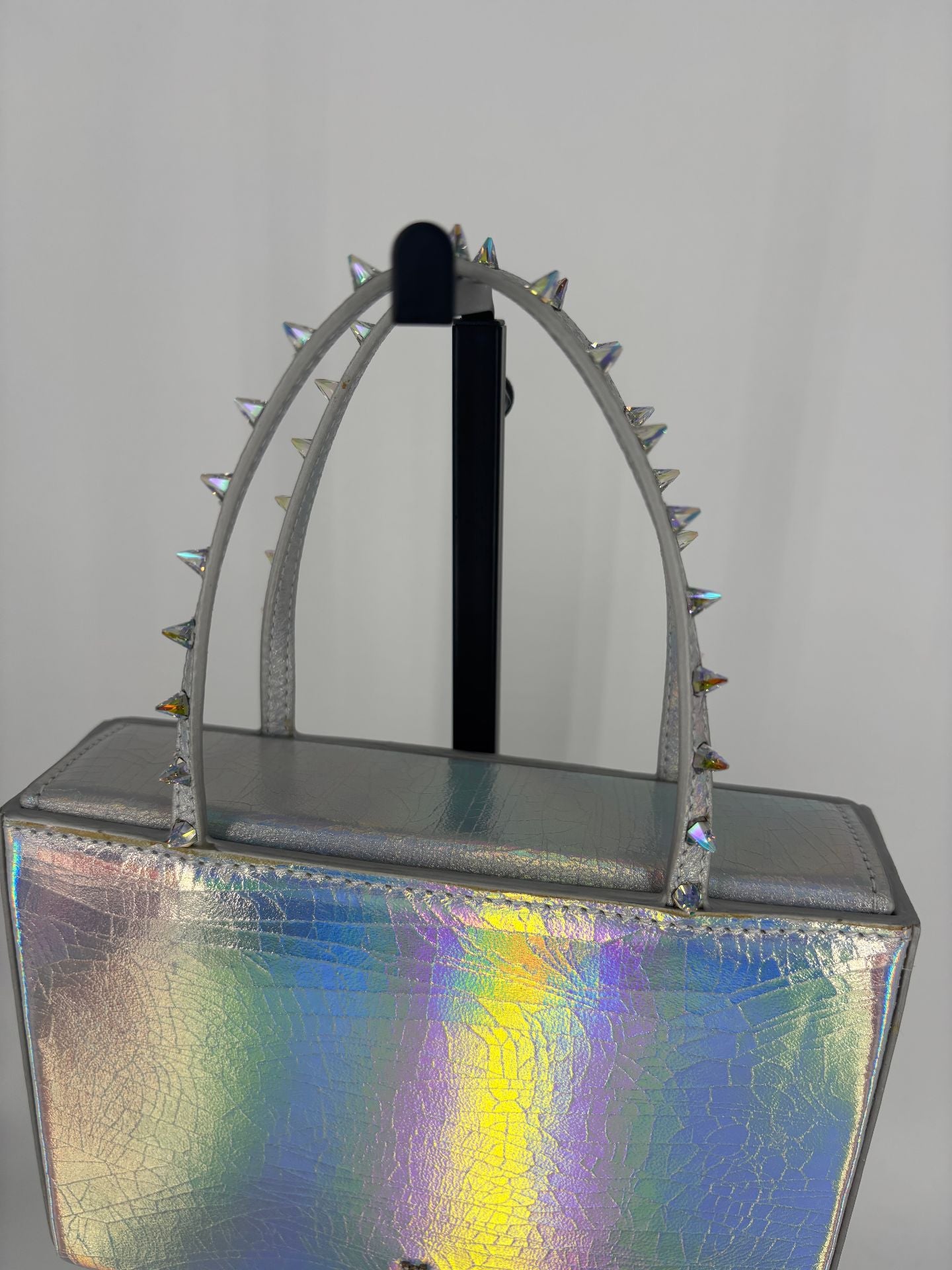 Amini Julia Metallic Leather Bag – Amina Muaddi-14