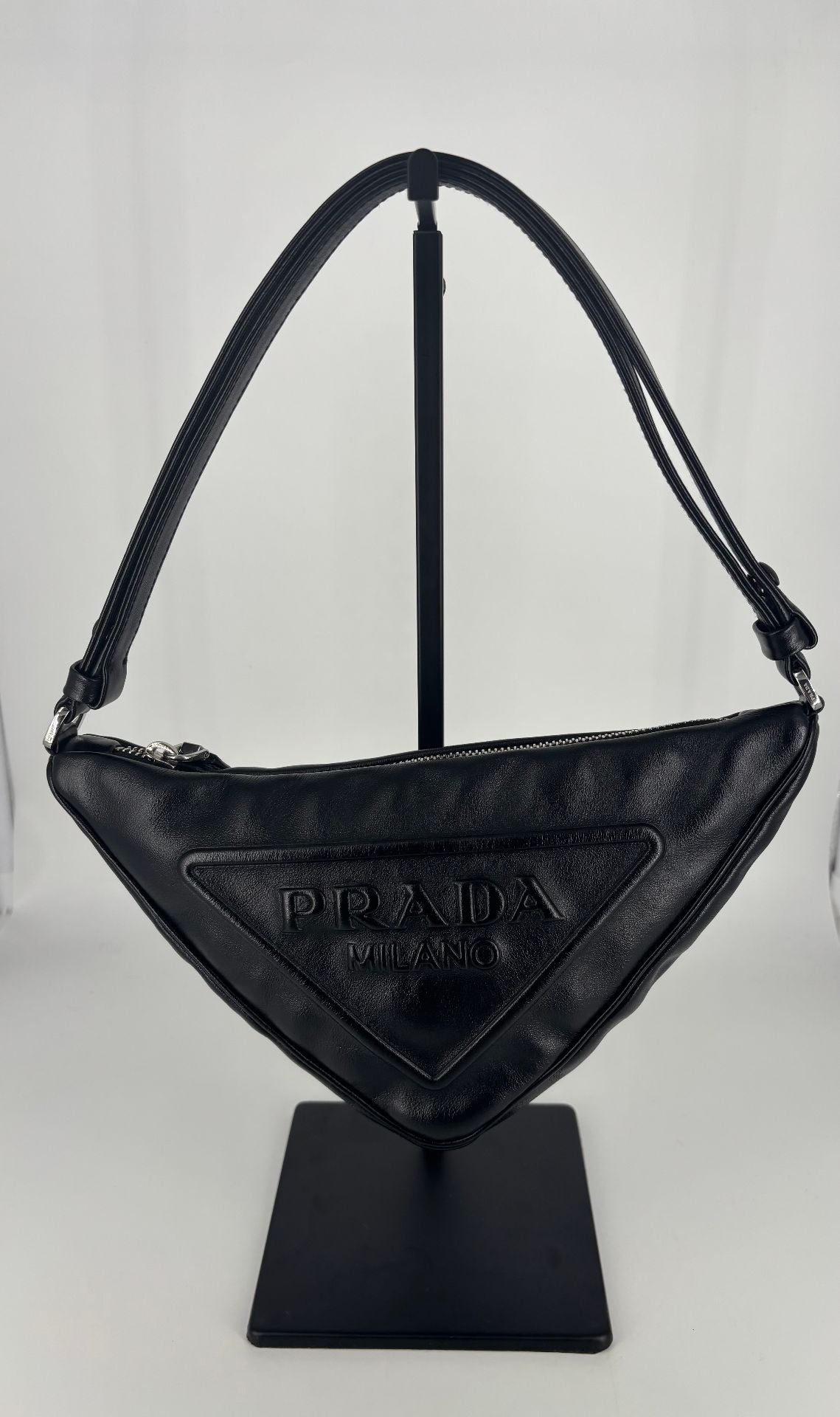 Prada – Sac triangle cuir lisse noir avec logo-4