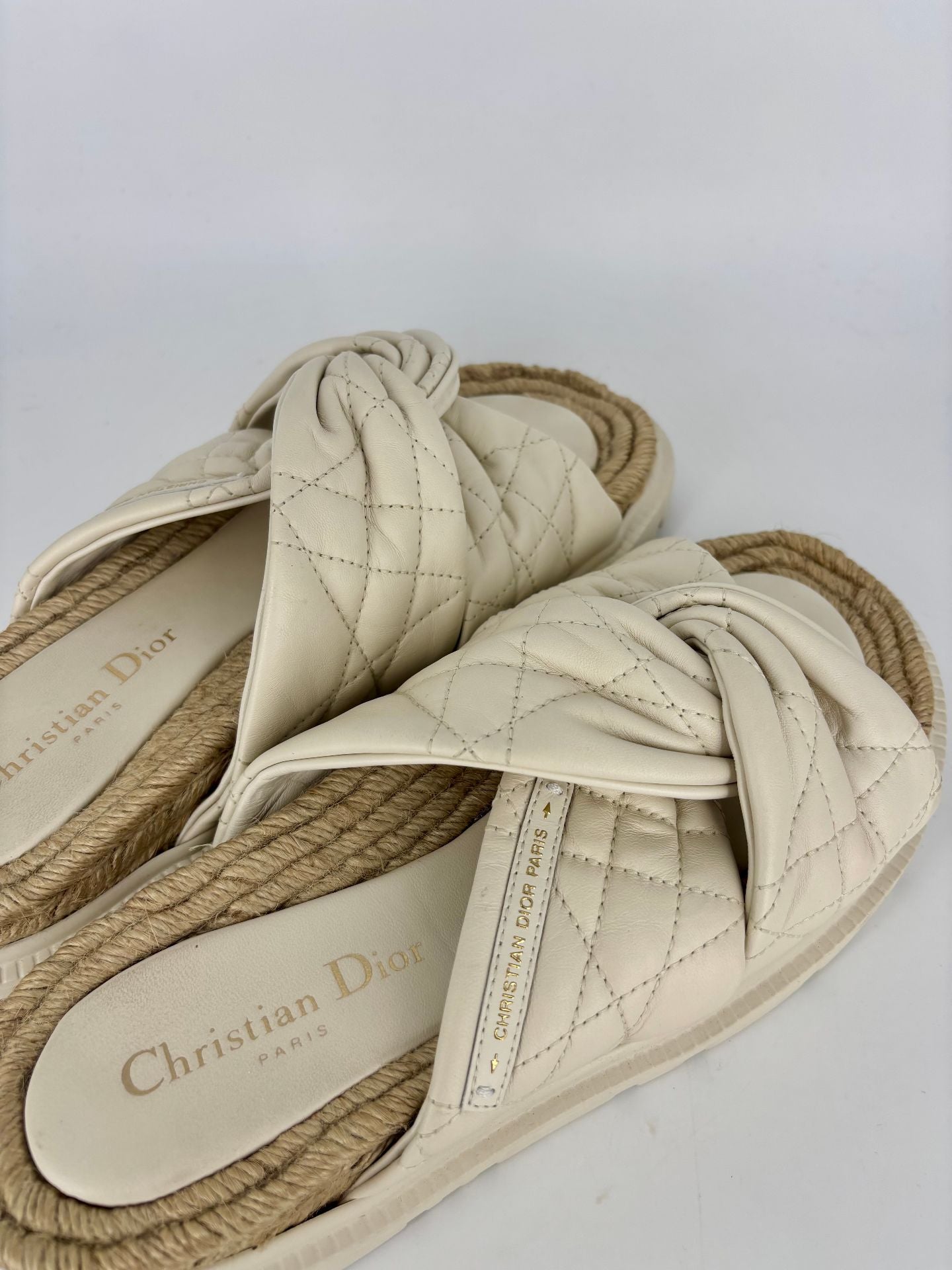 Christian Dior – Mule D-Twist cuir agneau cannage écru – T. 38,5-7