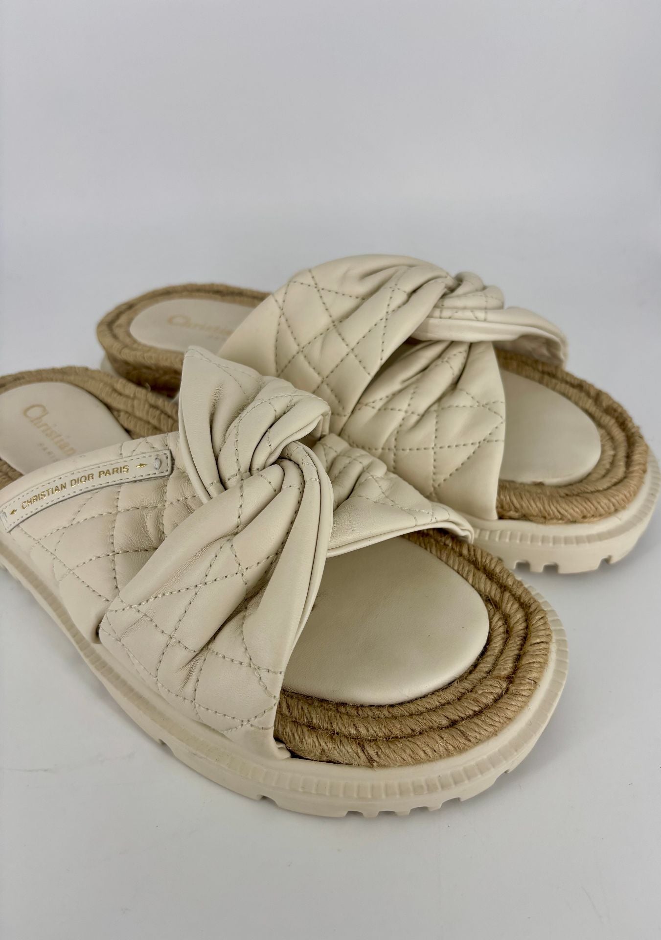 Christian Dior – Mule D-Twist cuir agneau cannage écru – T. 38,5-8
