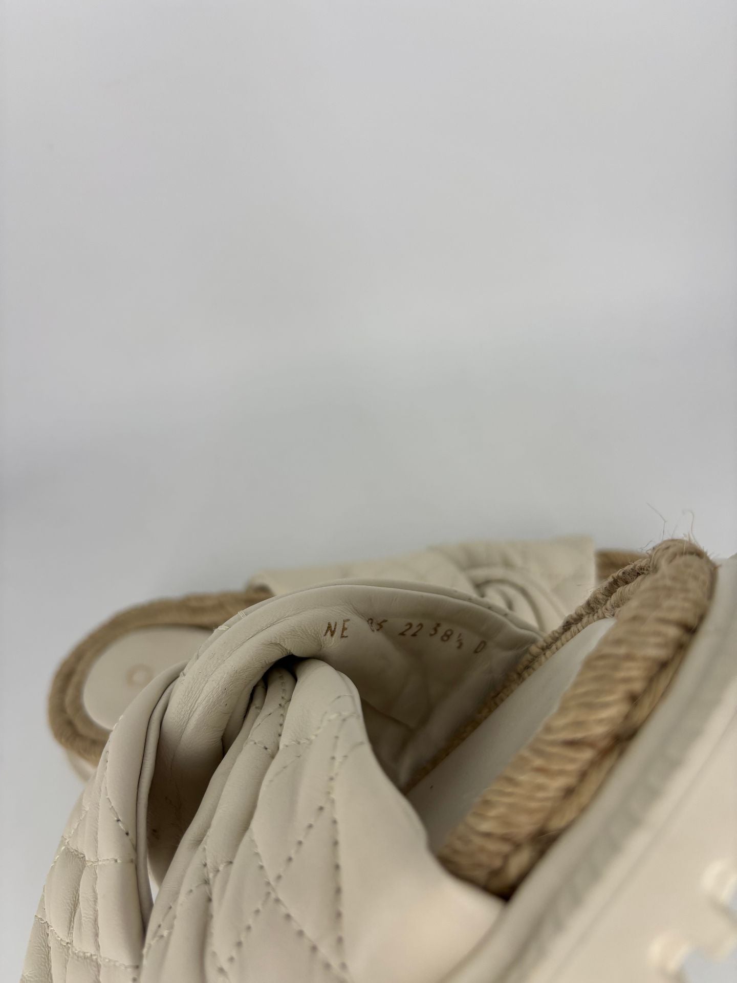 Christian Dior – Mule D-Twist cuir agneau cannage écru – T. 38,5-11
