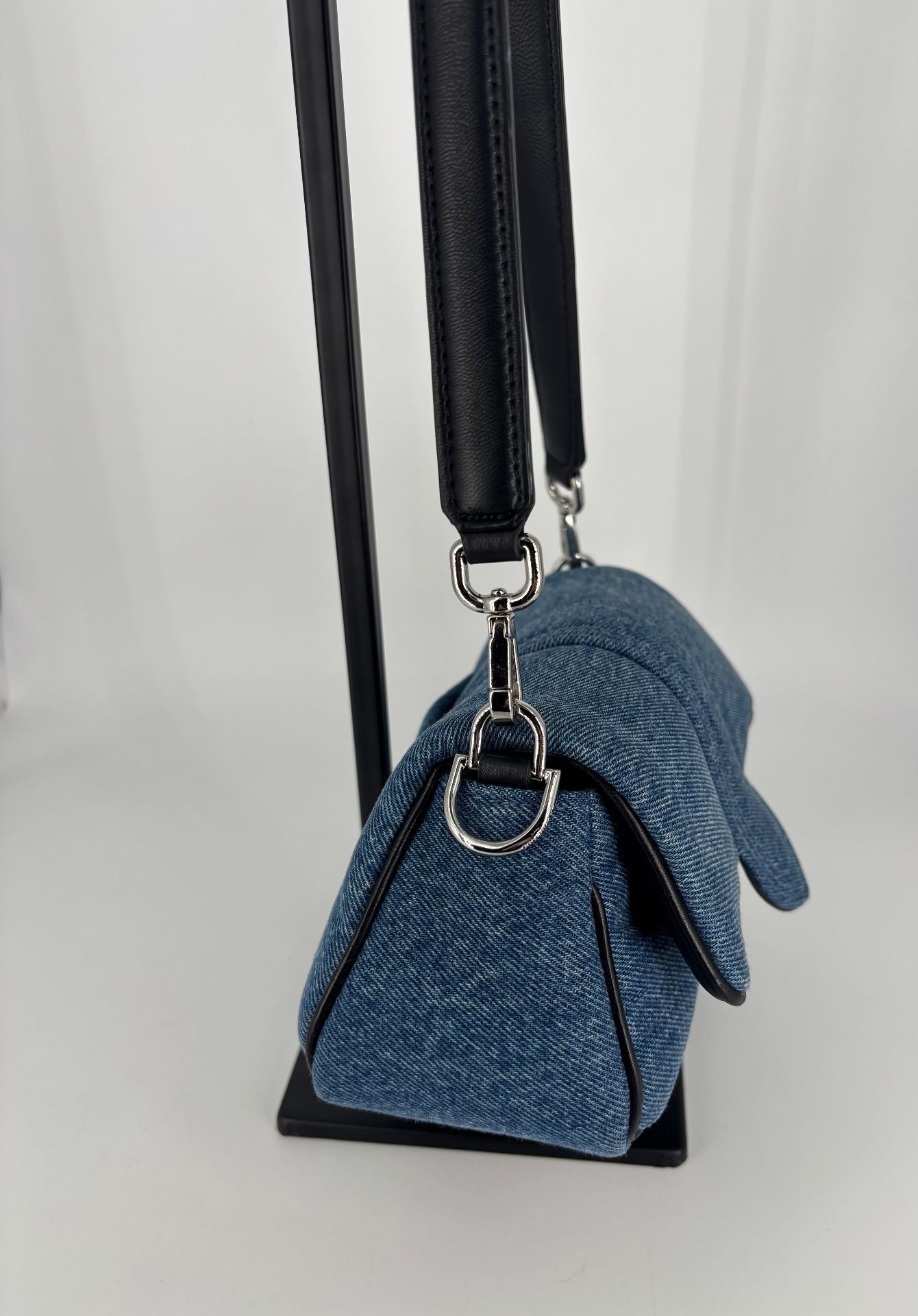 Sac Jacquemus Le Bambimou denim bleu – Baguette coussinée SS25-8