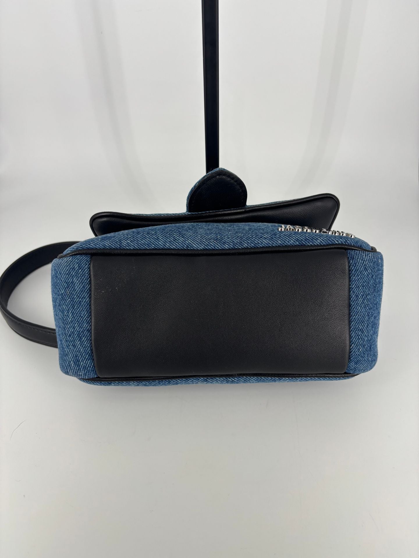 Sac Jacquemus Le Bambimou denim bleu – Baguette coussinée SS25-13