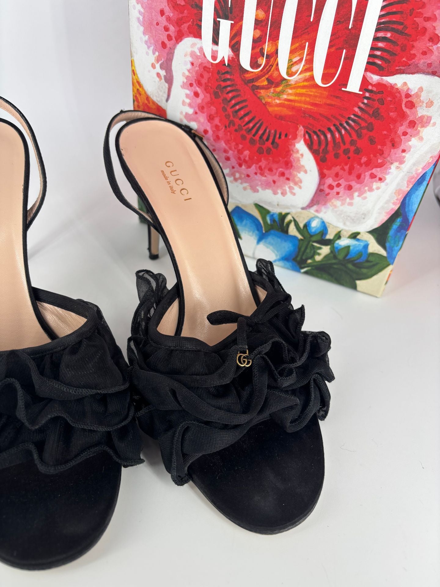 Escarpins satin noir volant tulle – Gucci – T. 39-5
