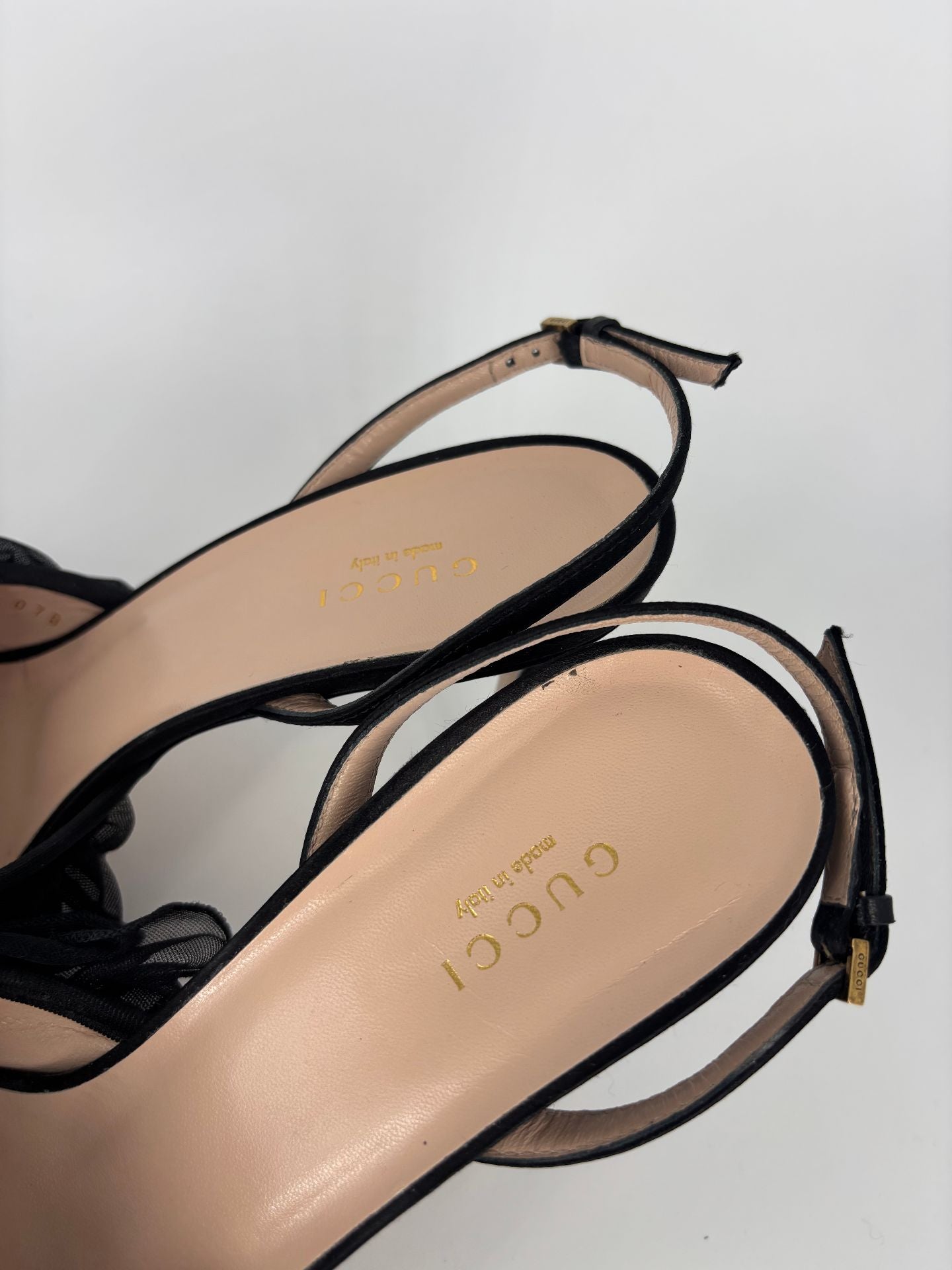 Escarpins satin noir volant tulle – Gucci – T. 39-9