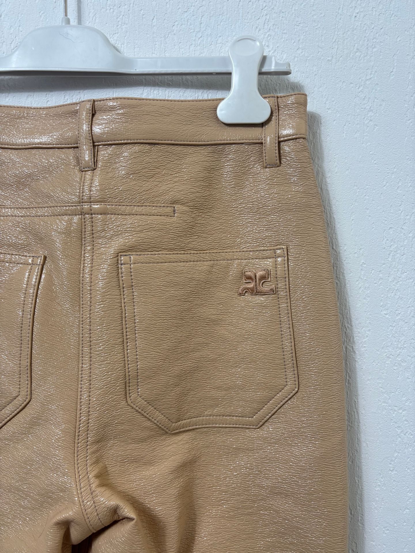 Pantalon Courrèges Réédition 5 Poches vinyle camel – T.38 – Neuf-5