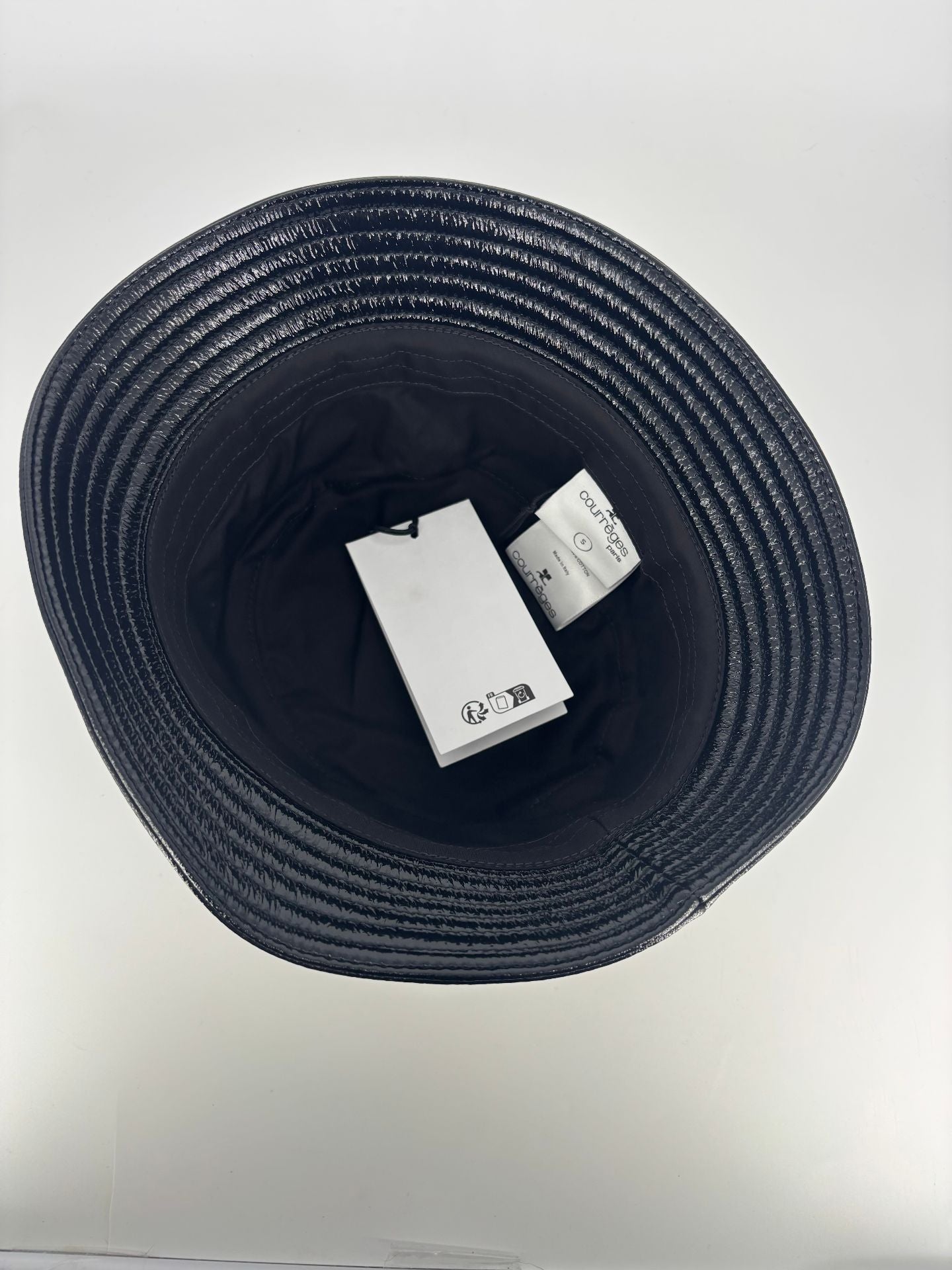 Courrèges – Bob vinyle noir logo AC – T.S – Neuf avec étiquette-10