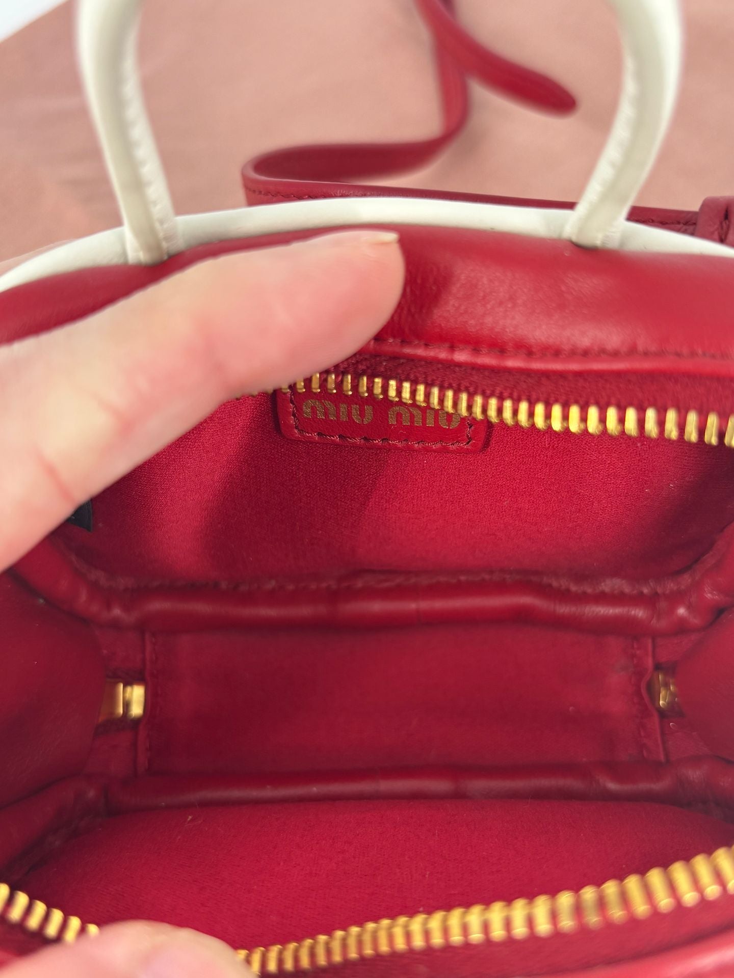 Miu Miu – Micro-bag Beau cuir de veau rouge-10
