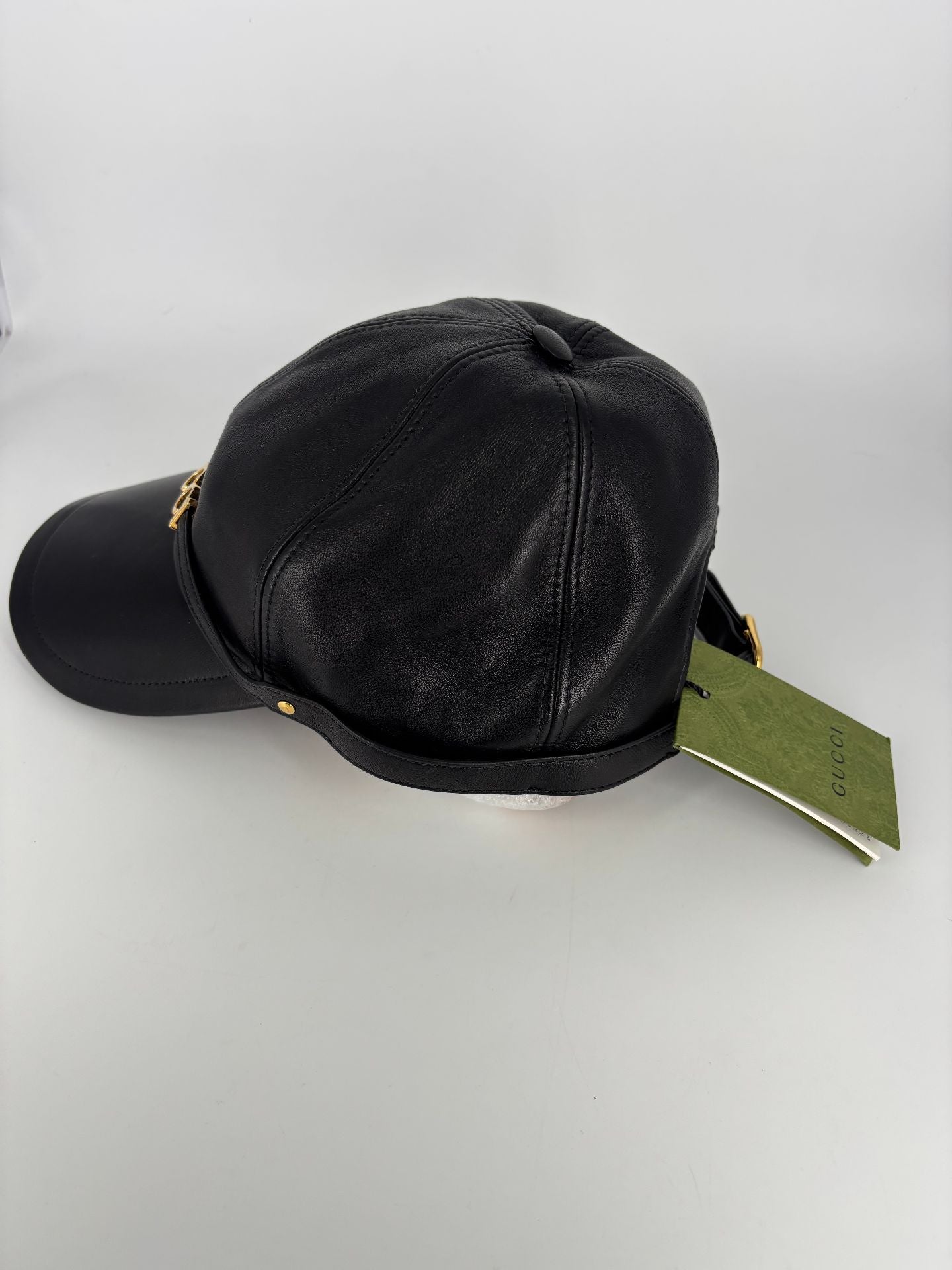 Gucci – Casquette en agneau noir sigle GG doré – T.M-5