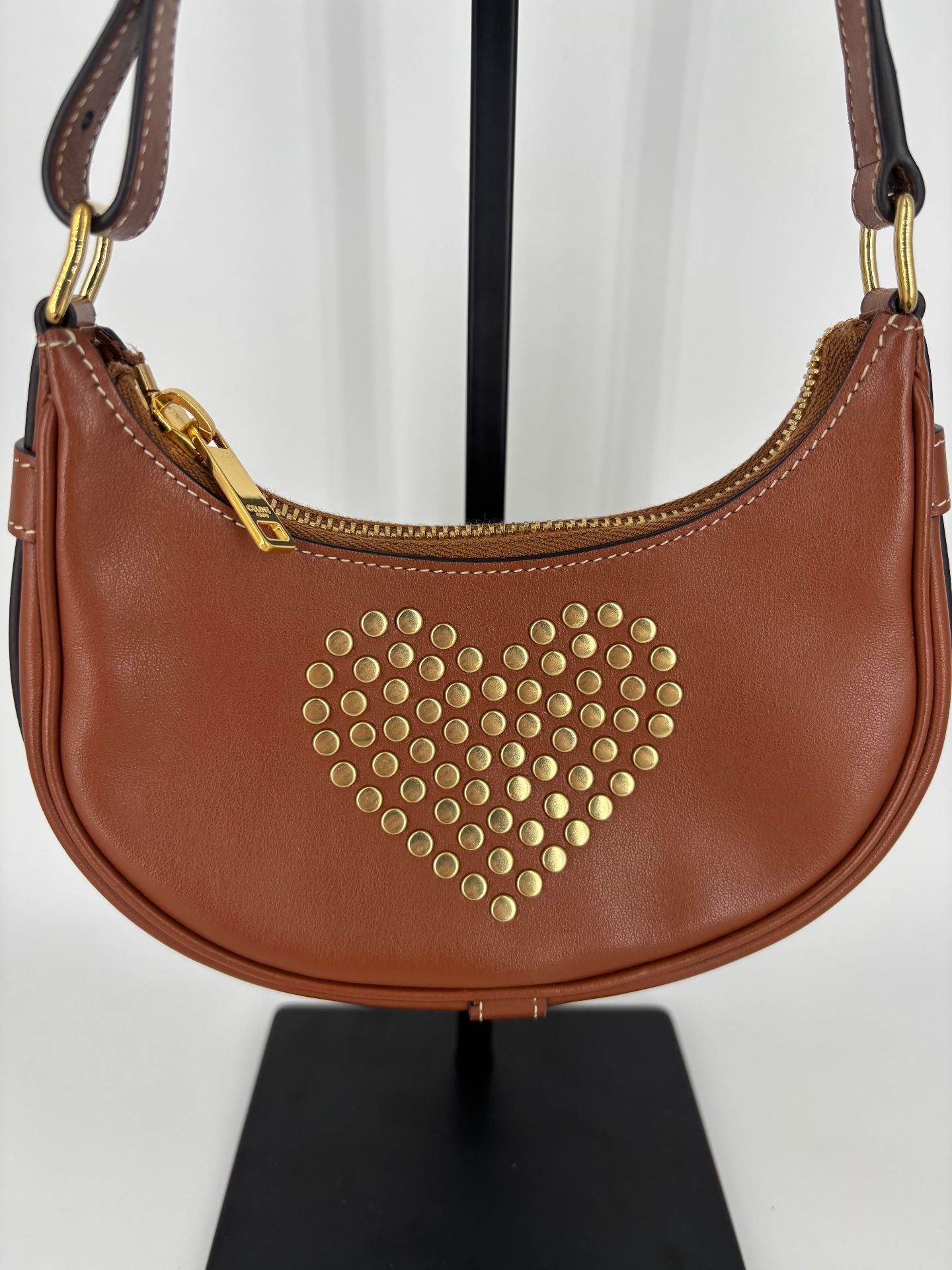 Celine – Mini sac Ava cuir de veau cognac clous cœur-3