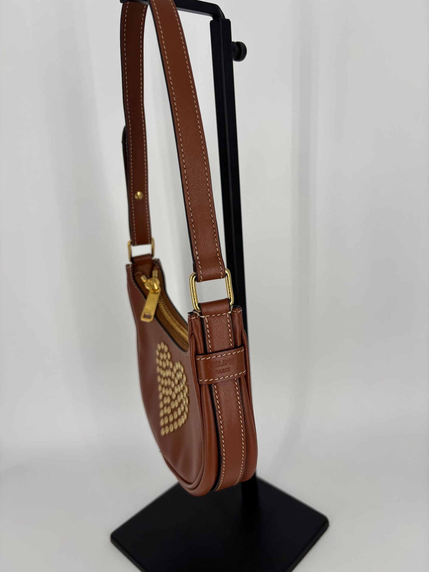 Celine – Mini sac Ava cuir de veau cognac clous cœur-4