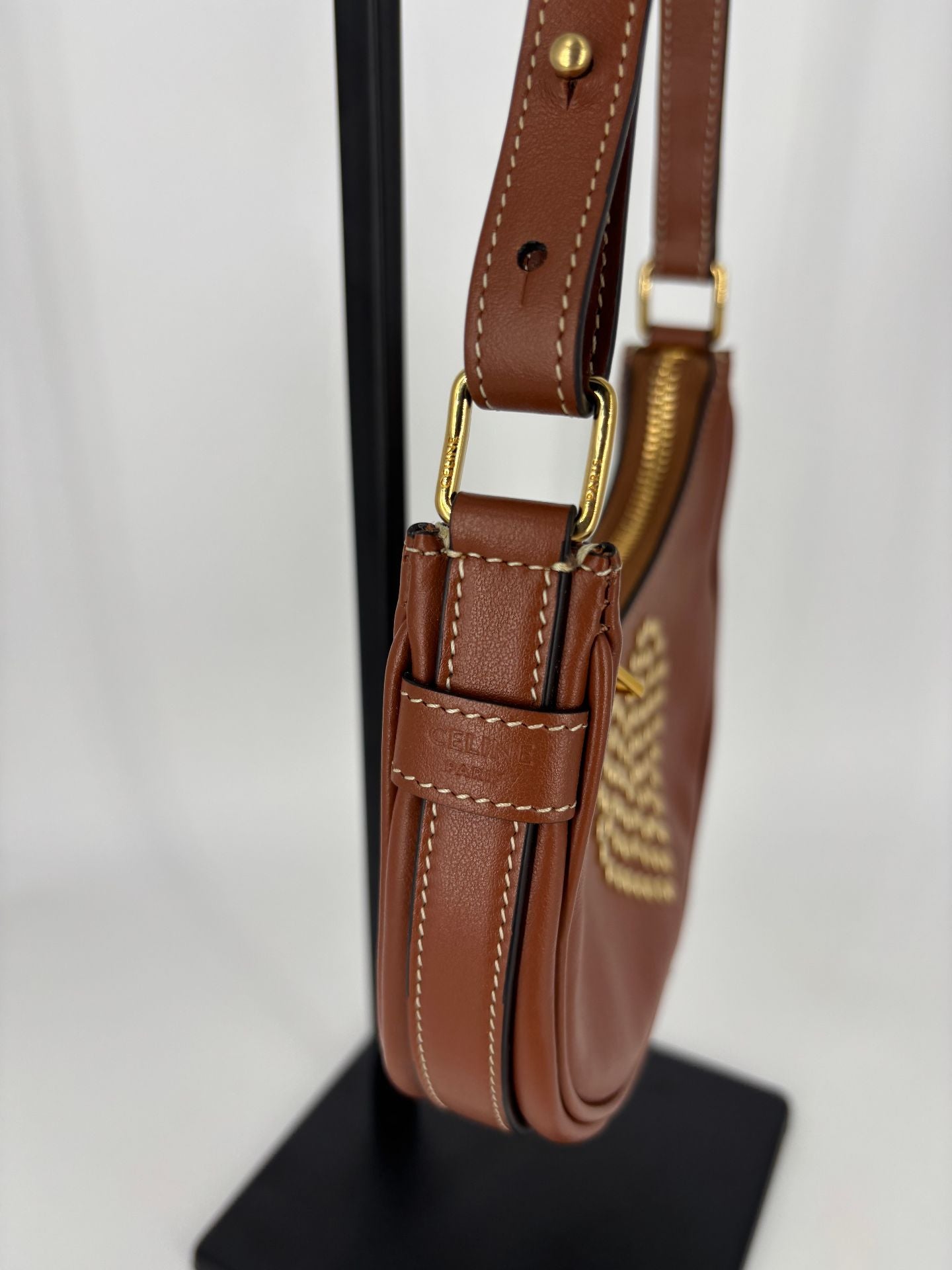 Celine – Mini sac Ava cuir de veau cognac clous cœur-8
