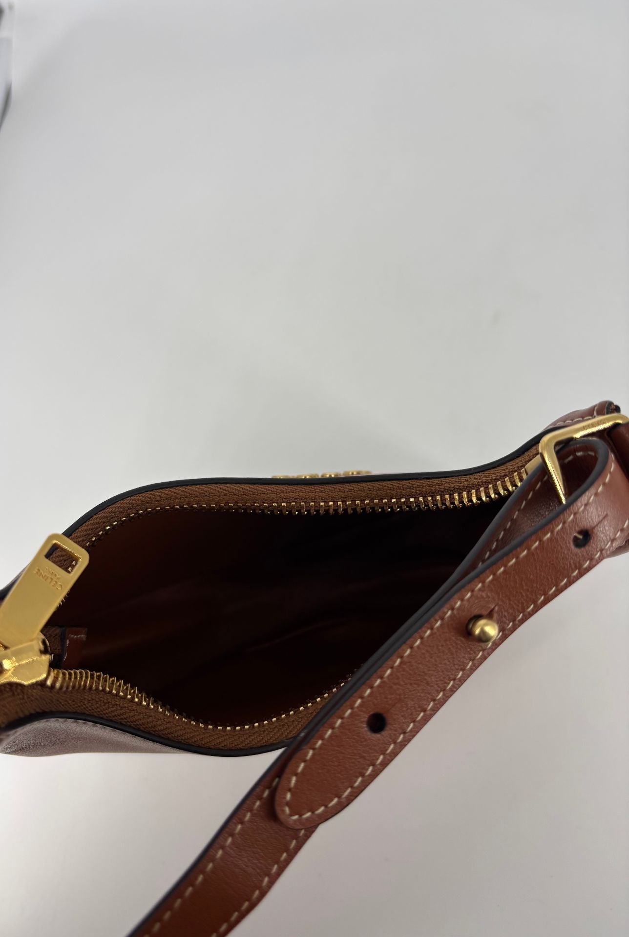 Celine – Mini sac Ava cuir de veau cognac clous cœur-11
