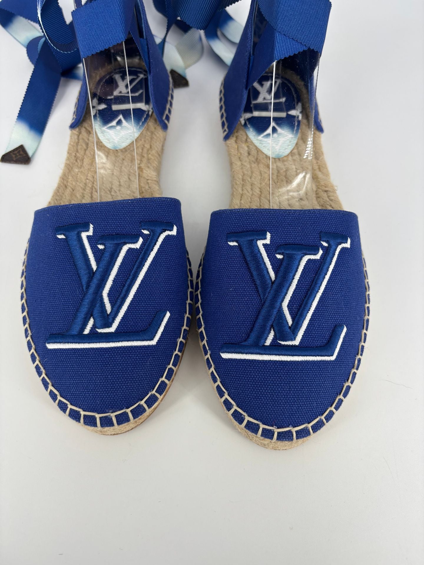 Louis Vuitton – Espadrilles Starboard toile bleue monogramme – P.37-4