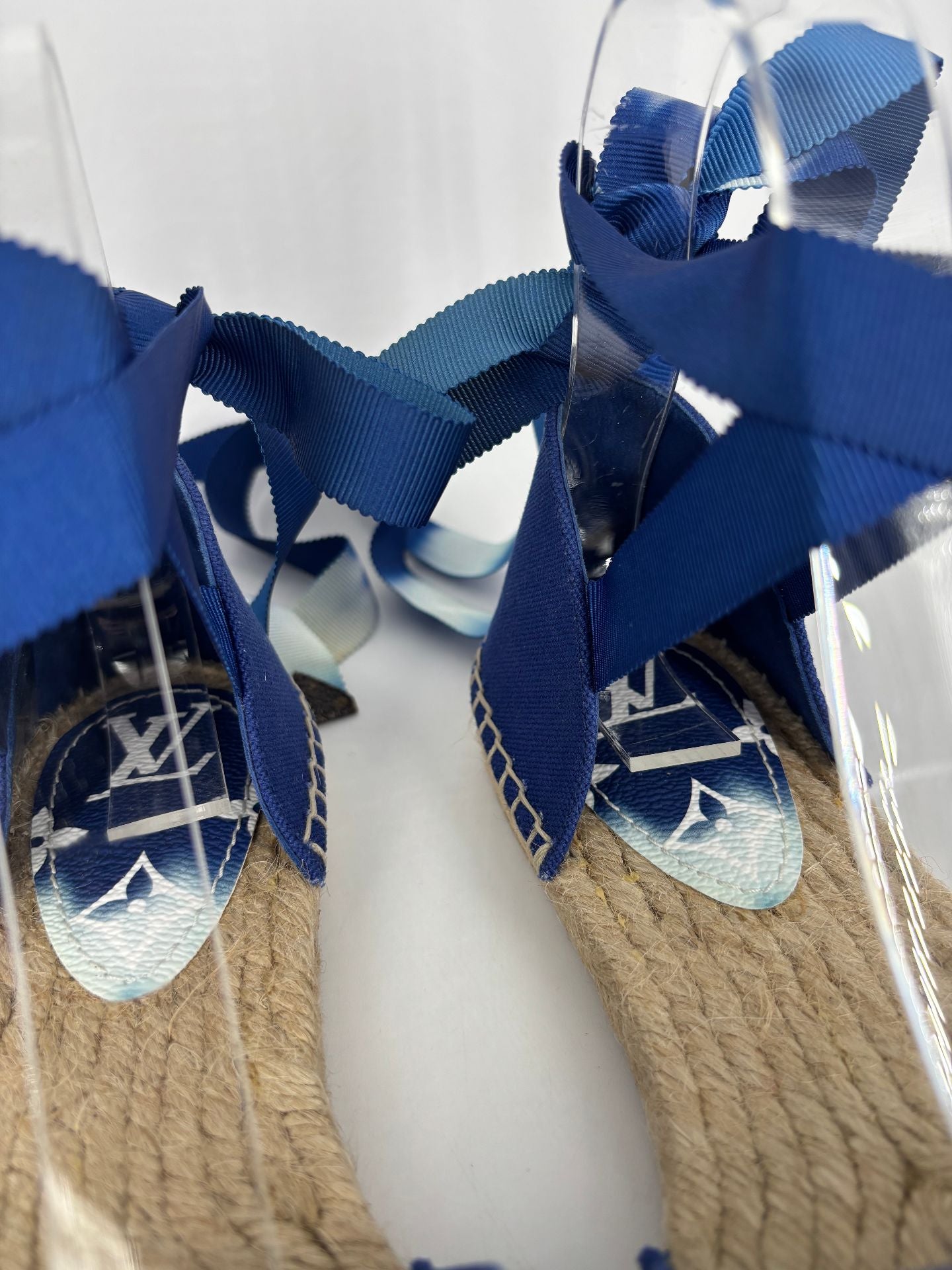 Louis Vuitton – Espadrilles Starboard toile bleue monogramme – P.37-5