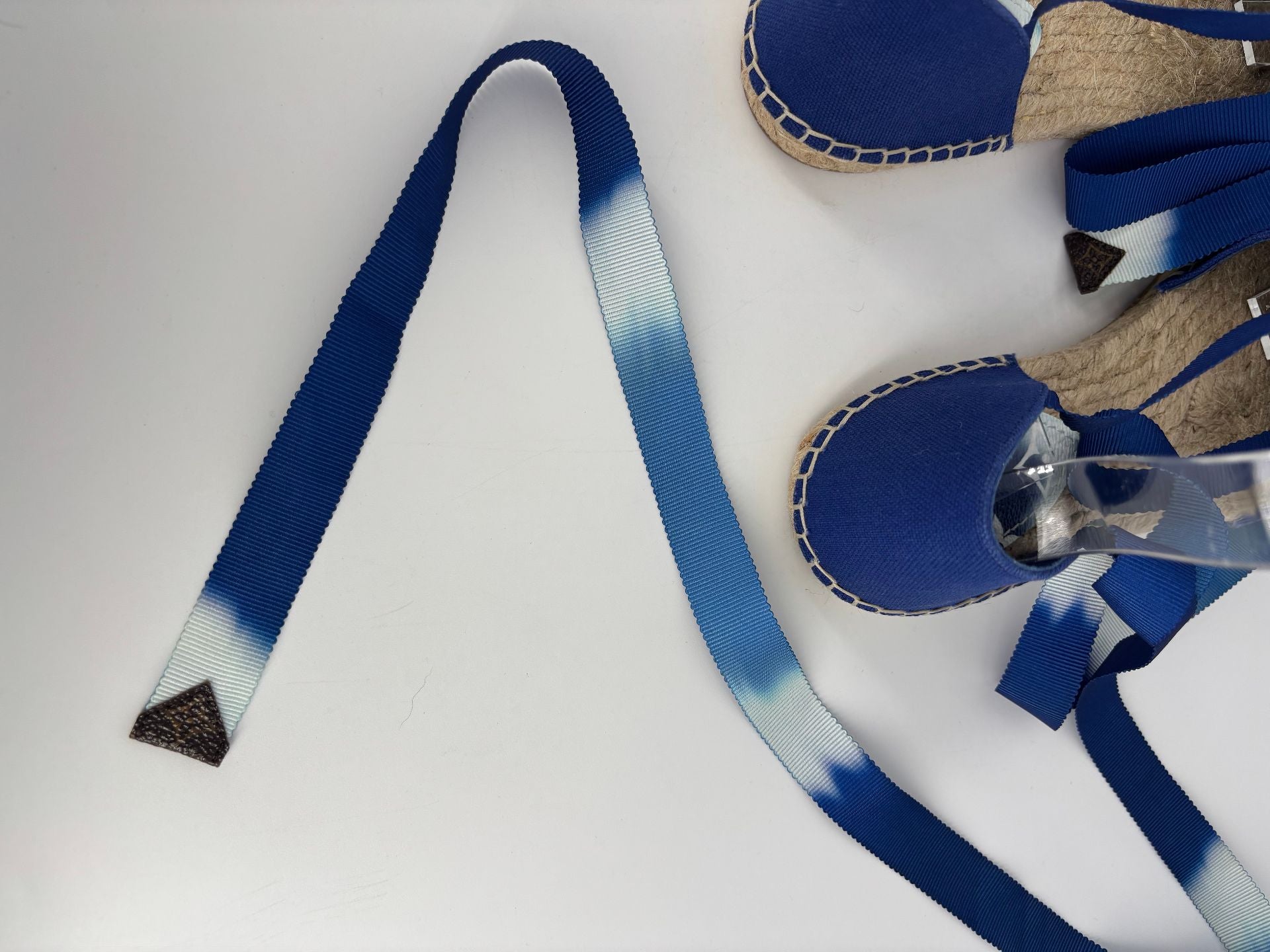 Louis Vuitton – Espadrilles Starboard toile bleue monogramme – P.37-7