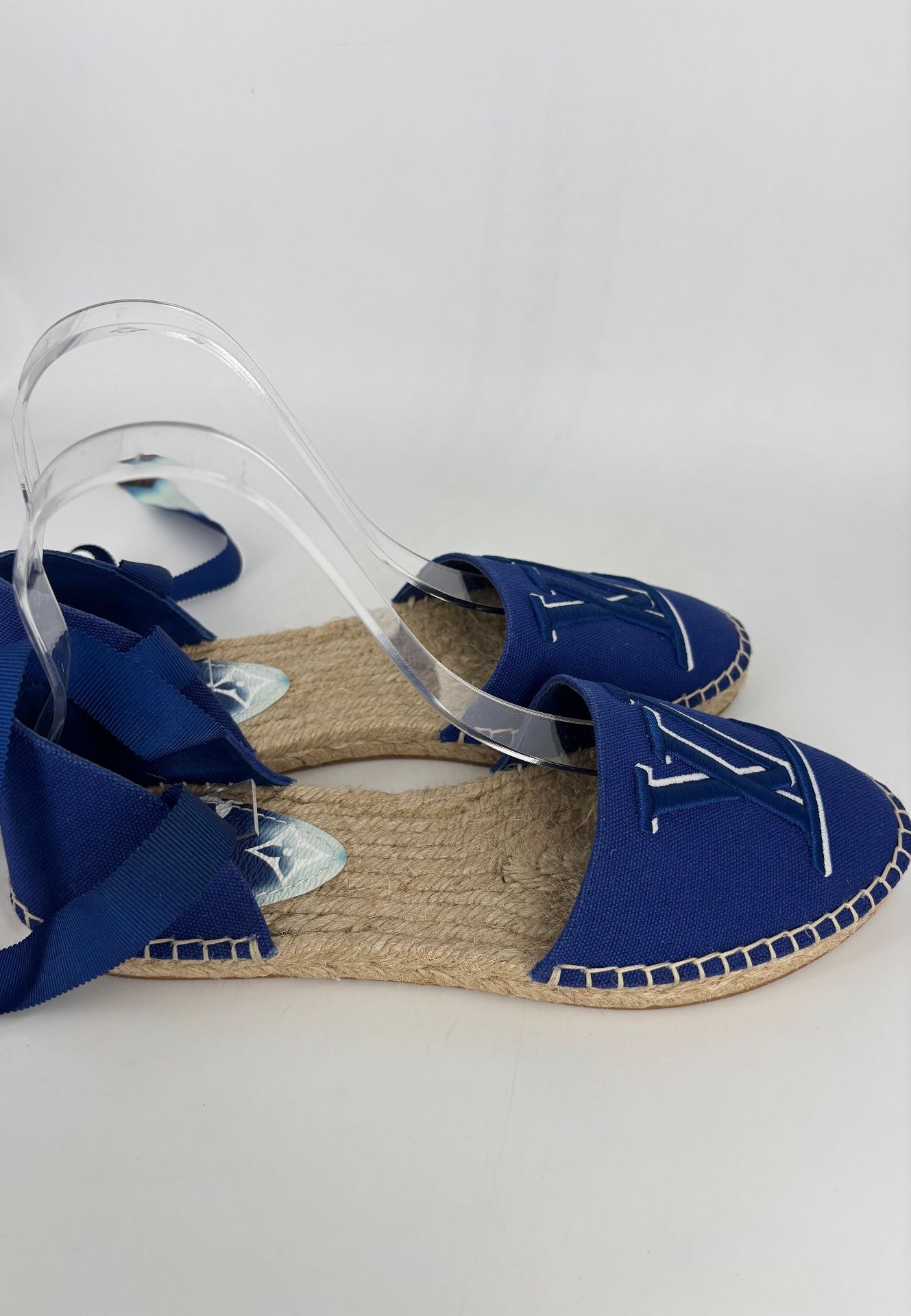 Louis Vuitton – Espadrilles Starboard toile bleue monogramme – P.37-8