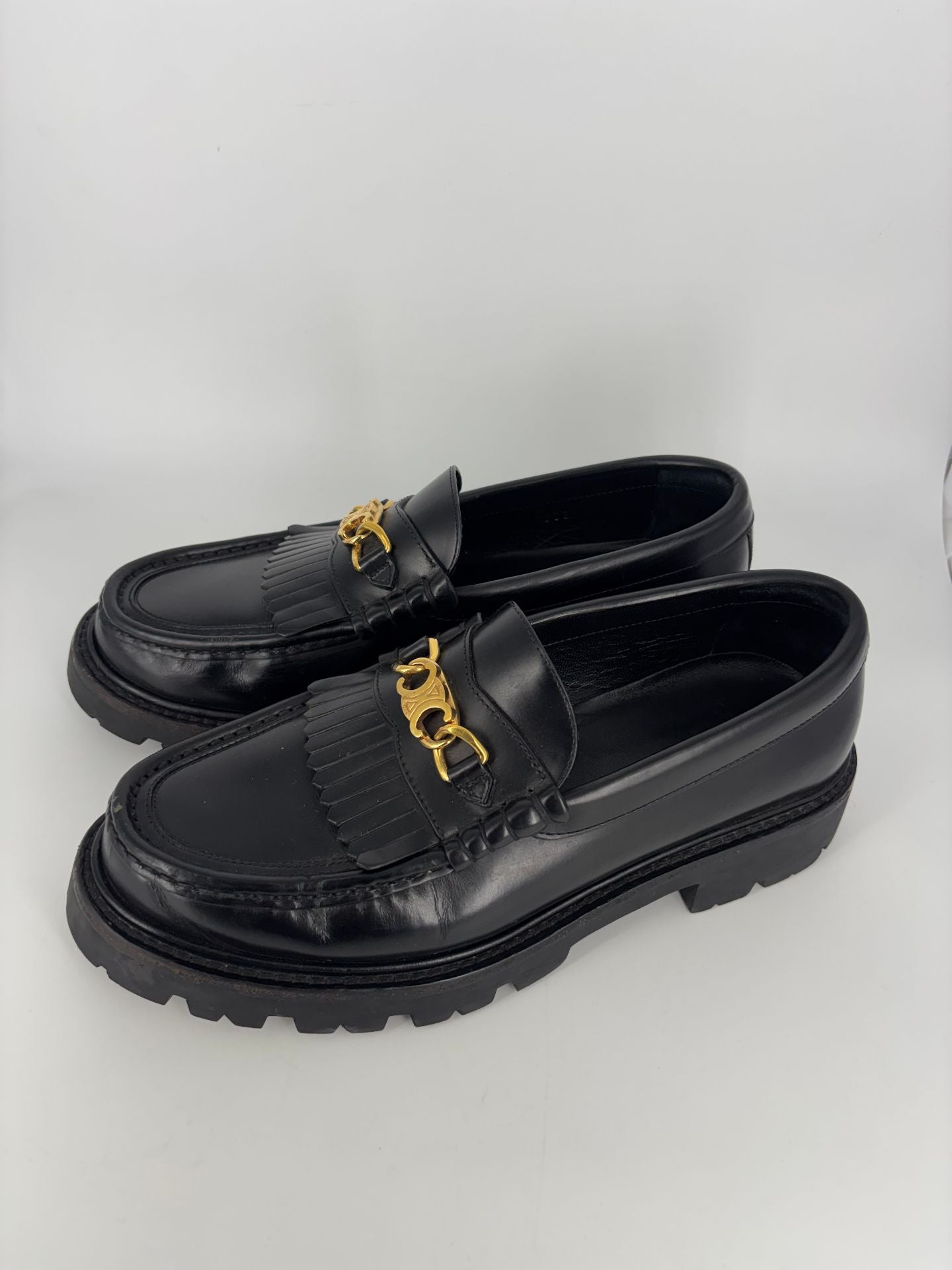 Celine – Mocassins Margaret cuir de taureau noir chaîne Triomphe – P.38-2