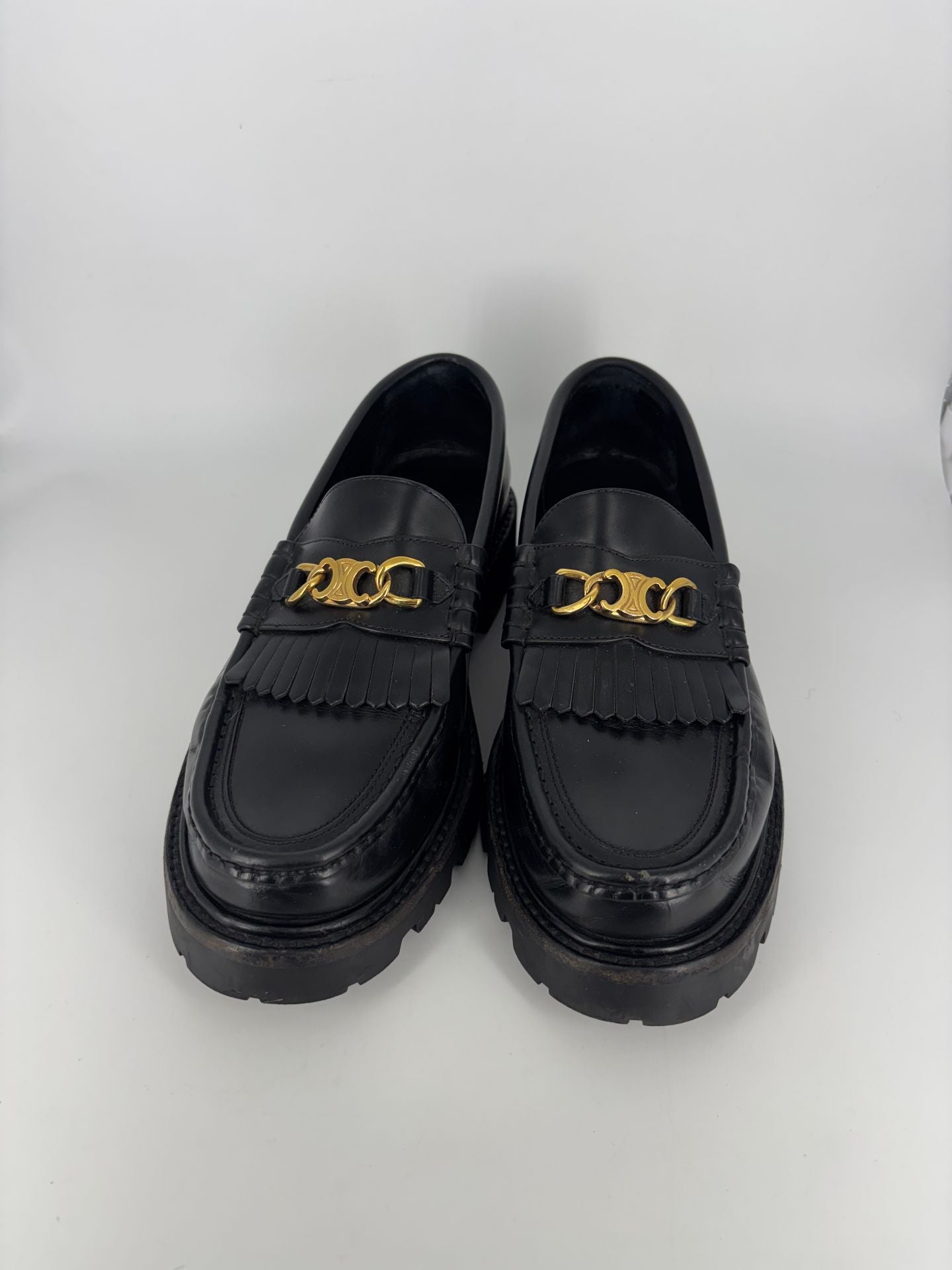 Celine – Mocassins Margaret cuir de taureau noir chaîne Triomphe – P.38-7