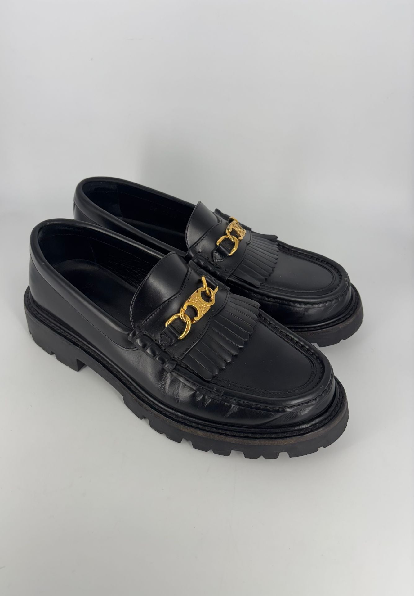 Celine – Mocassins Margaret cuir de taureau noir chaîne Triomphe – P.38-8