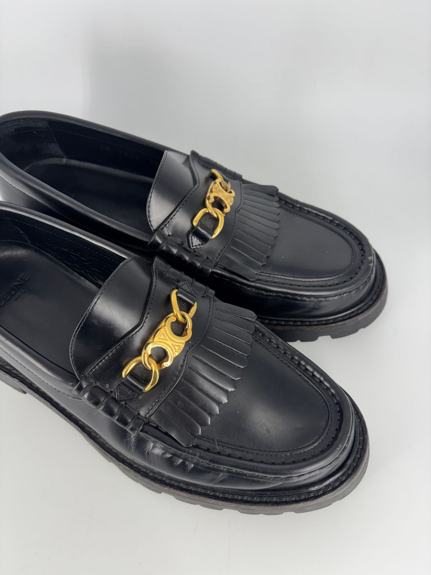 Celine – Mocassins Margaret cuir de taureau noir chaîne Triomphe – P.38-3
