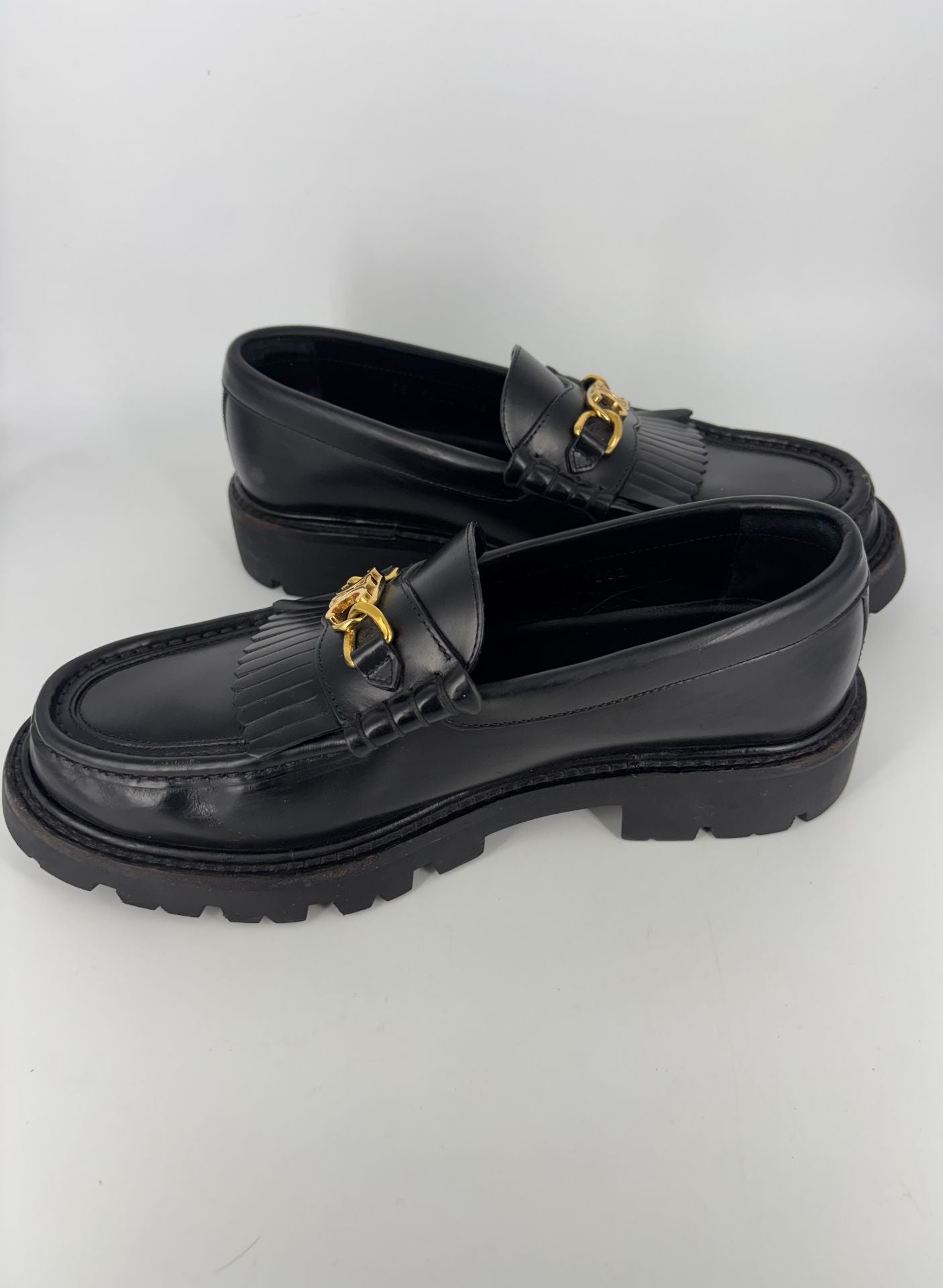 Celine – Mocassins Margaret cuir de taureau noir chaîne Triomphe – P.38-10