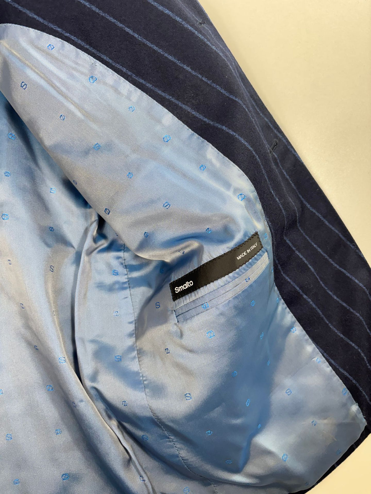 Costume trois pièces Smalto laine et cachemire rayé bleu marine – Taille 56-2