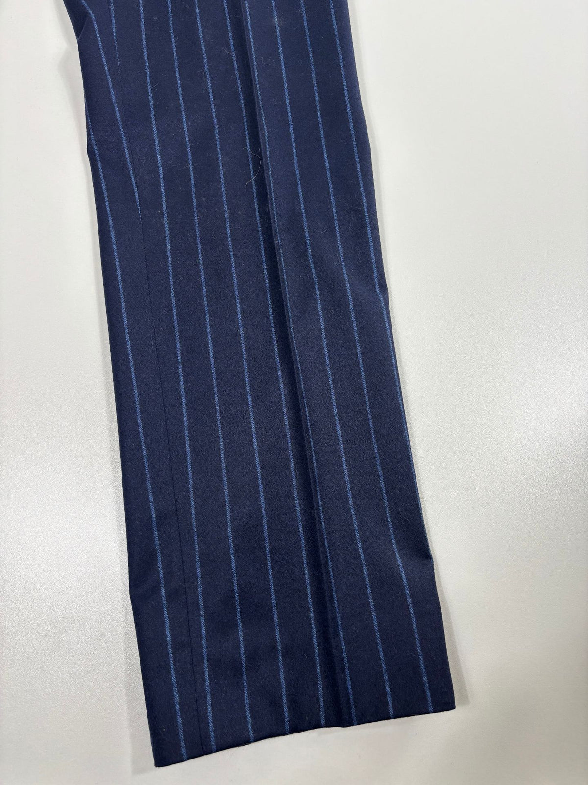 Costume trois pièces Smalto laine et cachemire rayé bleu marine – Taille 56-16