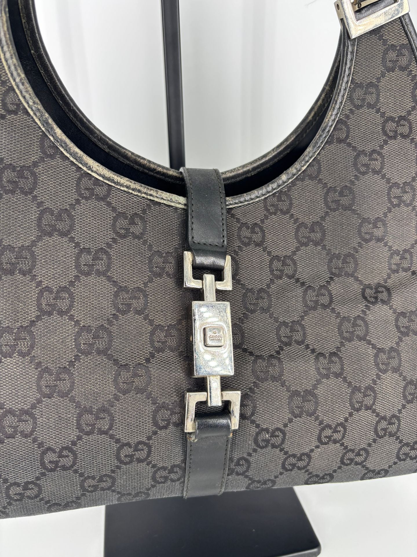 Black GG Quilted Leather Bucket Bag – Gucci – Bi-color shoulder strap-2