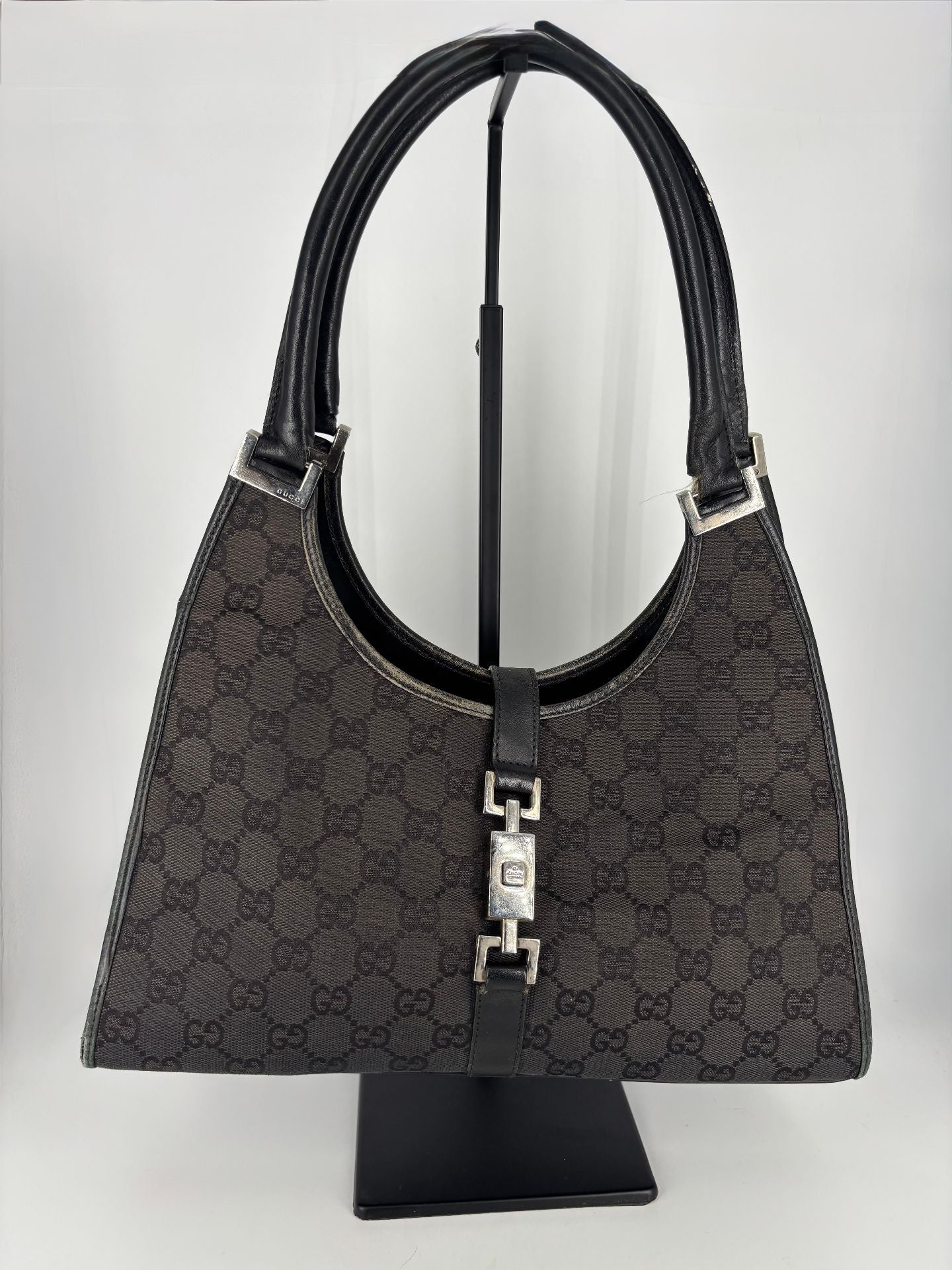 Black GG Quilted Leather Bucket Bag – Gucci – Bi-color shoulder strap-3