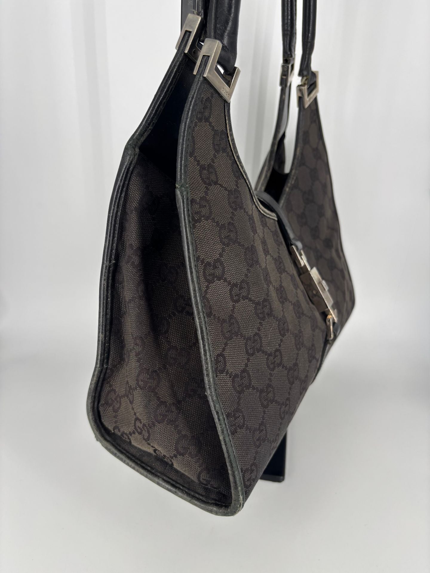 Black GG Quilted Leather Bucket Bag – Gucci – Bi-color shoulder strap-6