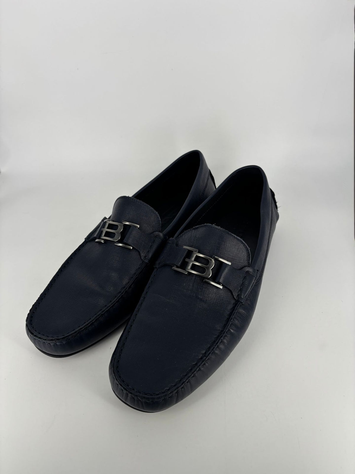 Mocassins Baldinini en cuir texturé bleu marine boucle logo B – Pointure 43-2